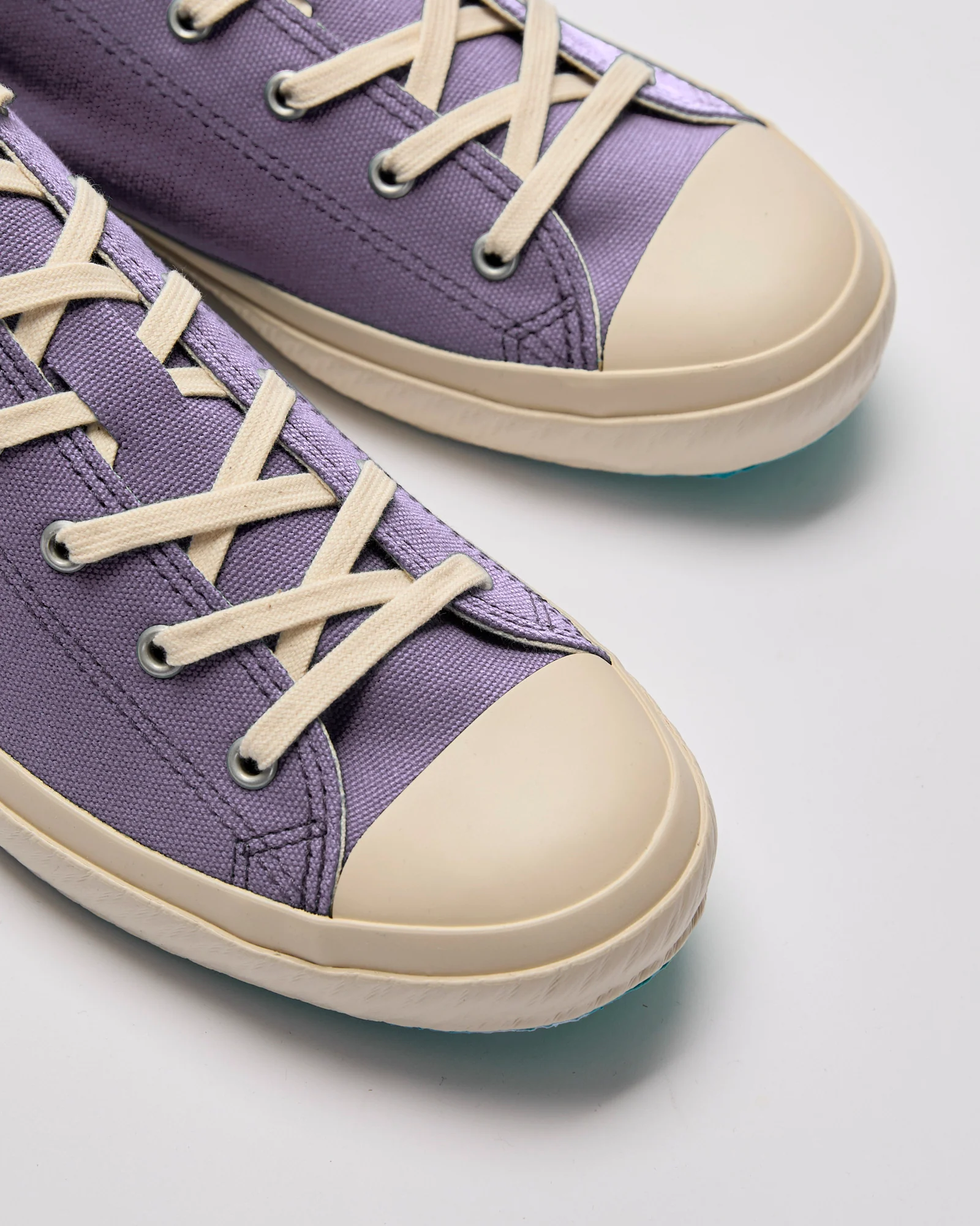01JP Low Top Sneaker in Light Purple - Image 7
