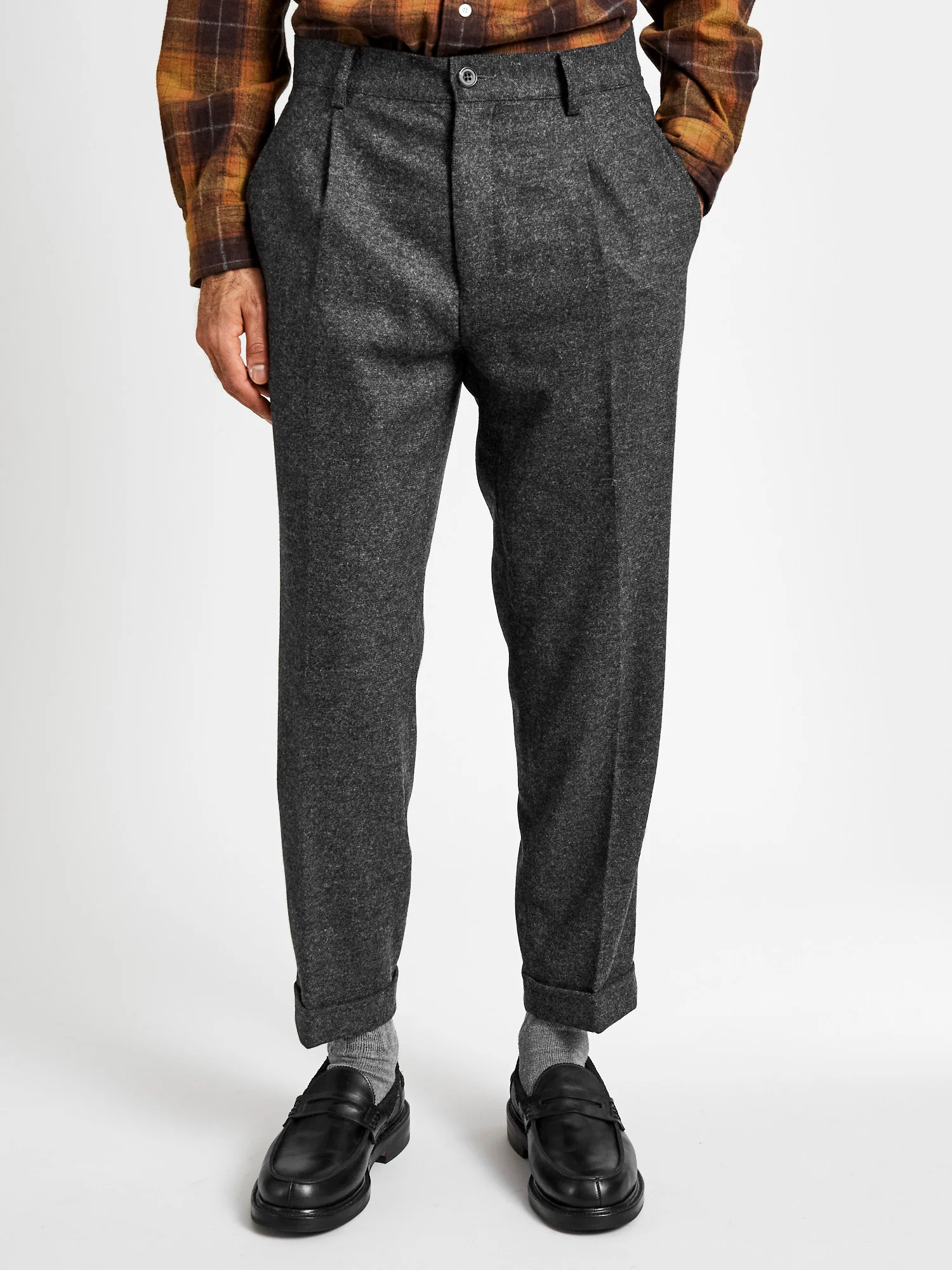 1-Pleat Wool Cashmere Trouser in Grey - Image 2