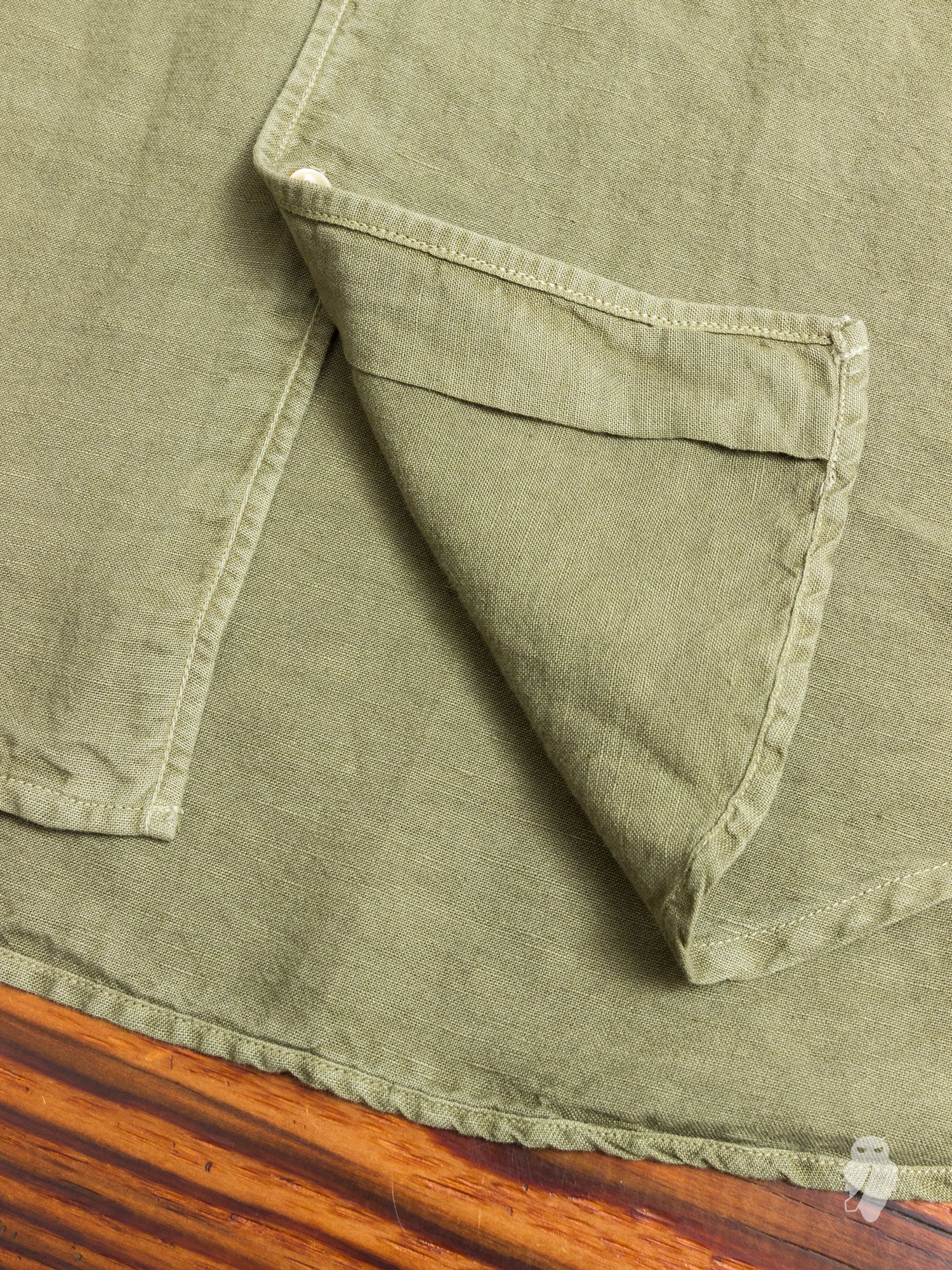 1950s Button Down Shirt in Olive Linen - Image 7