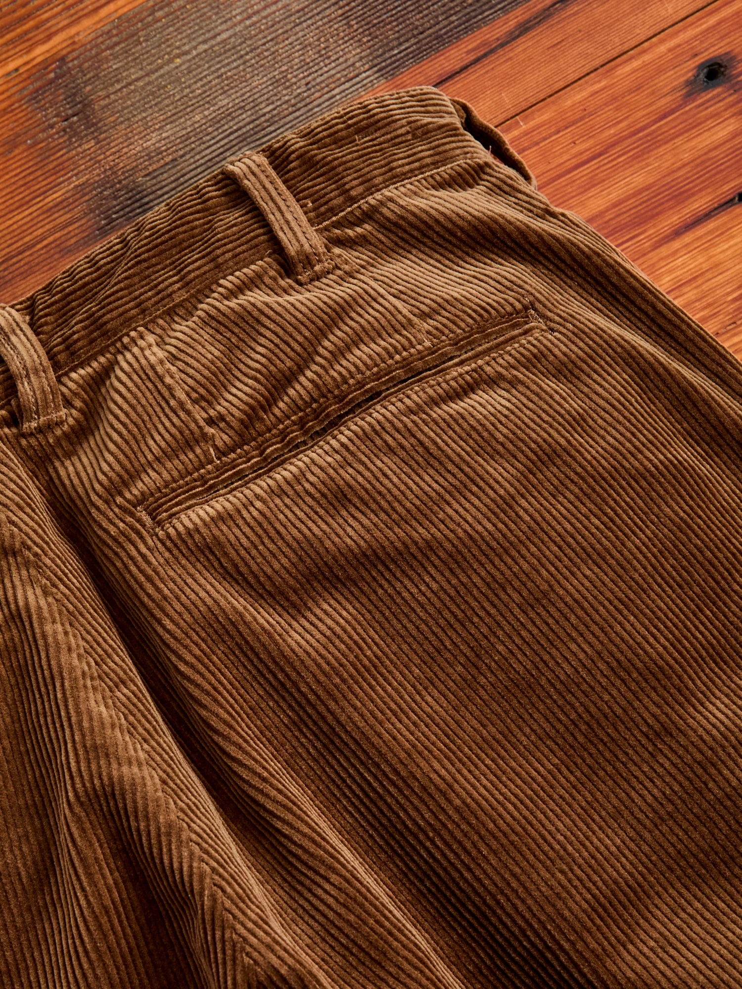 2-Pleat Corduroy Trousers in Golden Brown - Image 4