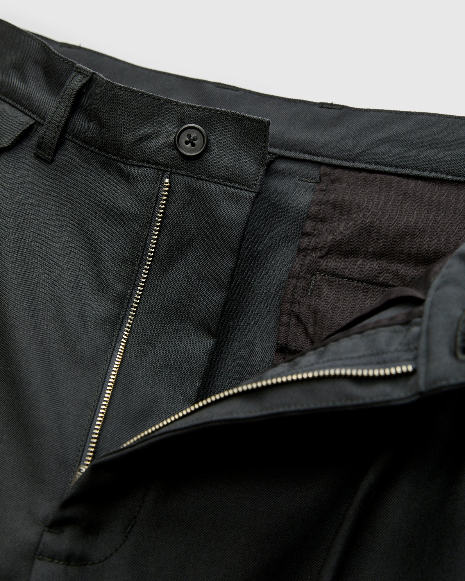 2-Pleat Laundry Wool Trousers in Charcoal - Image 6