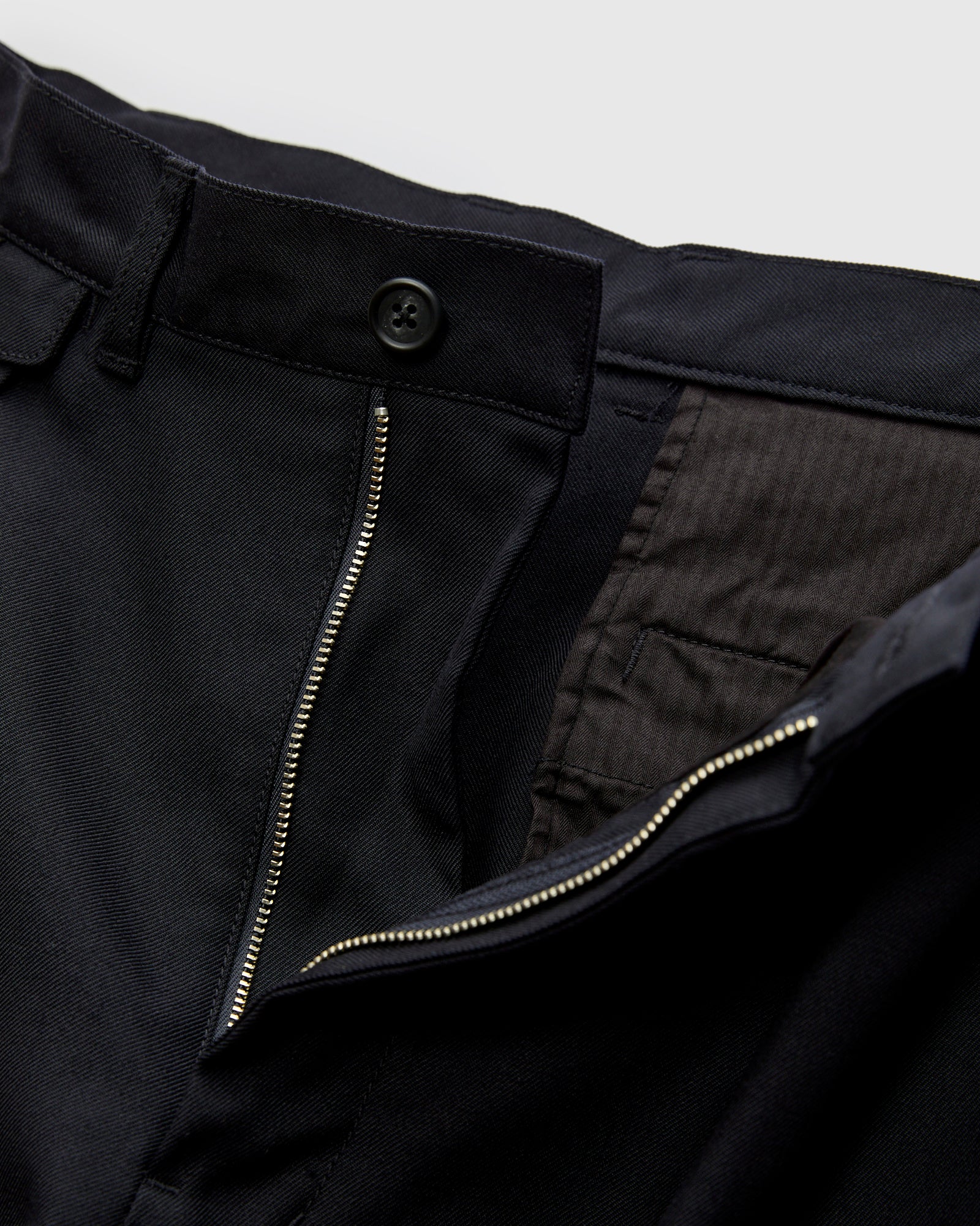 2-Pleat Laundry Wool Trousers in Navy - Image 6
