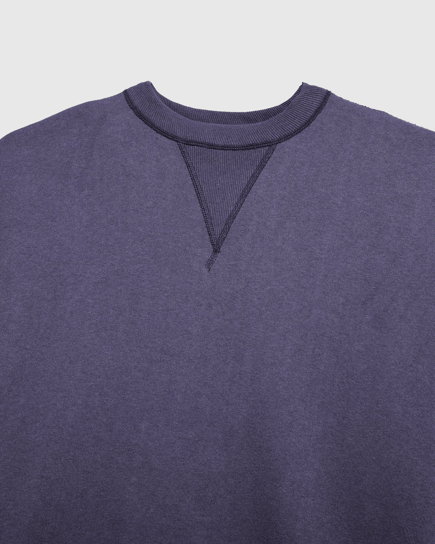 401 Loopwheel Sweatshirt in Eggplant - Image 3