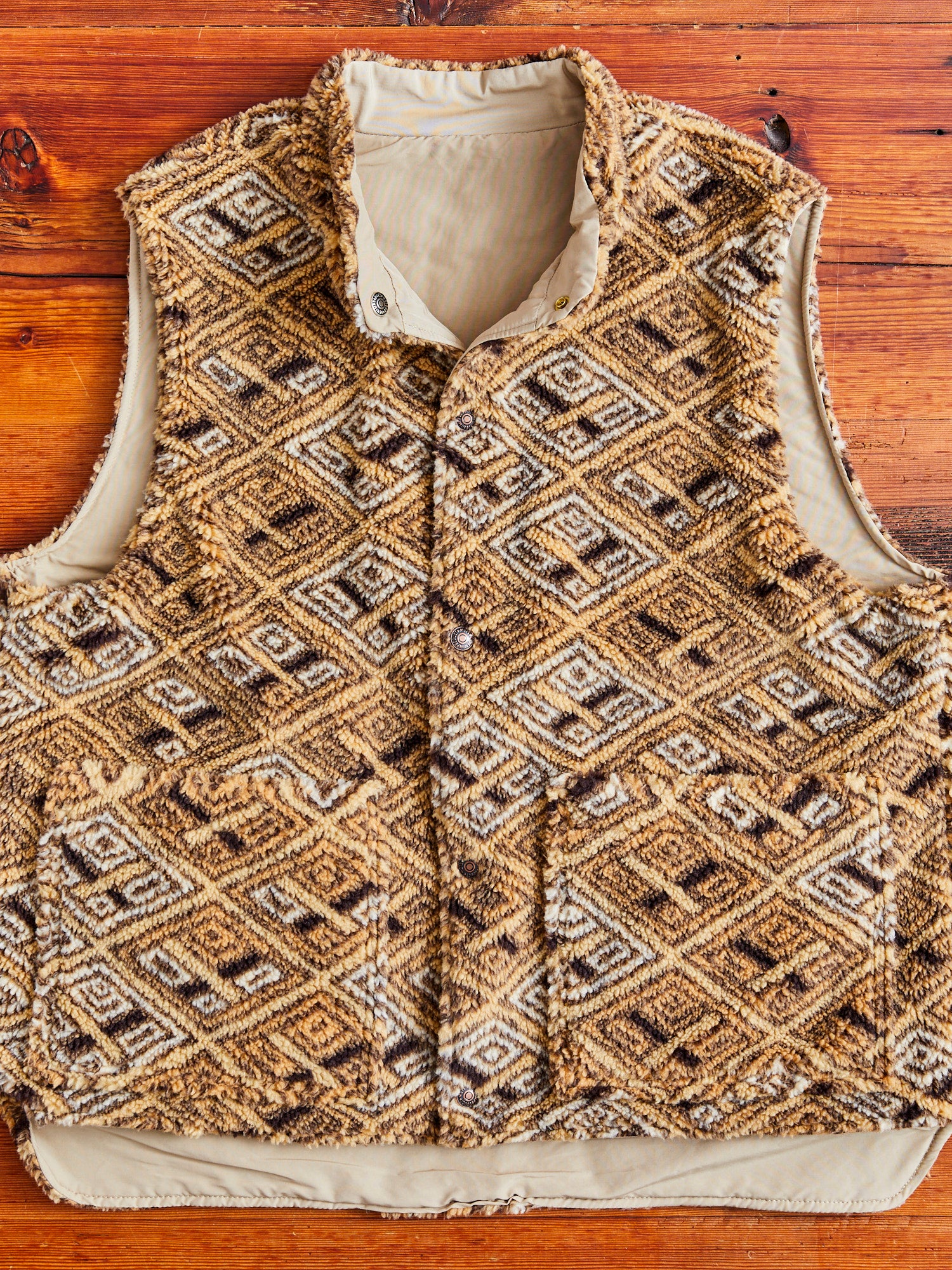 60/40 Cloth Reversible Vest in Beige - Image 4