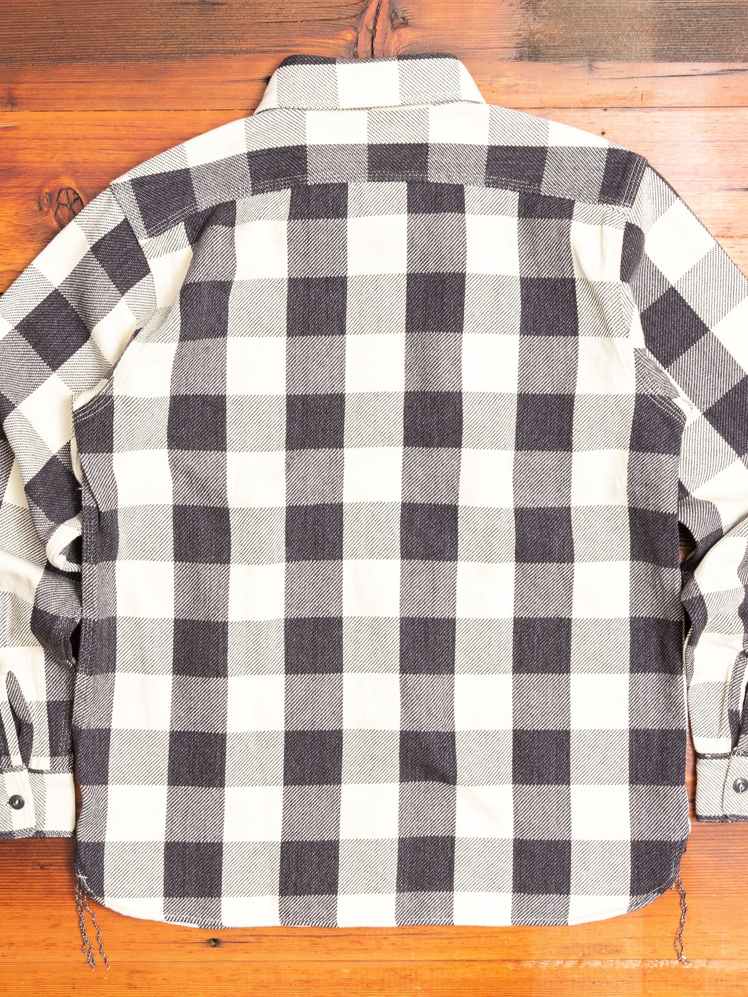 720WS Heavy Flannel Shirt in White - Image 8