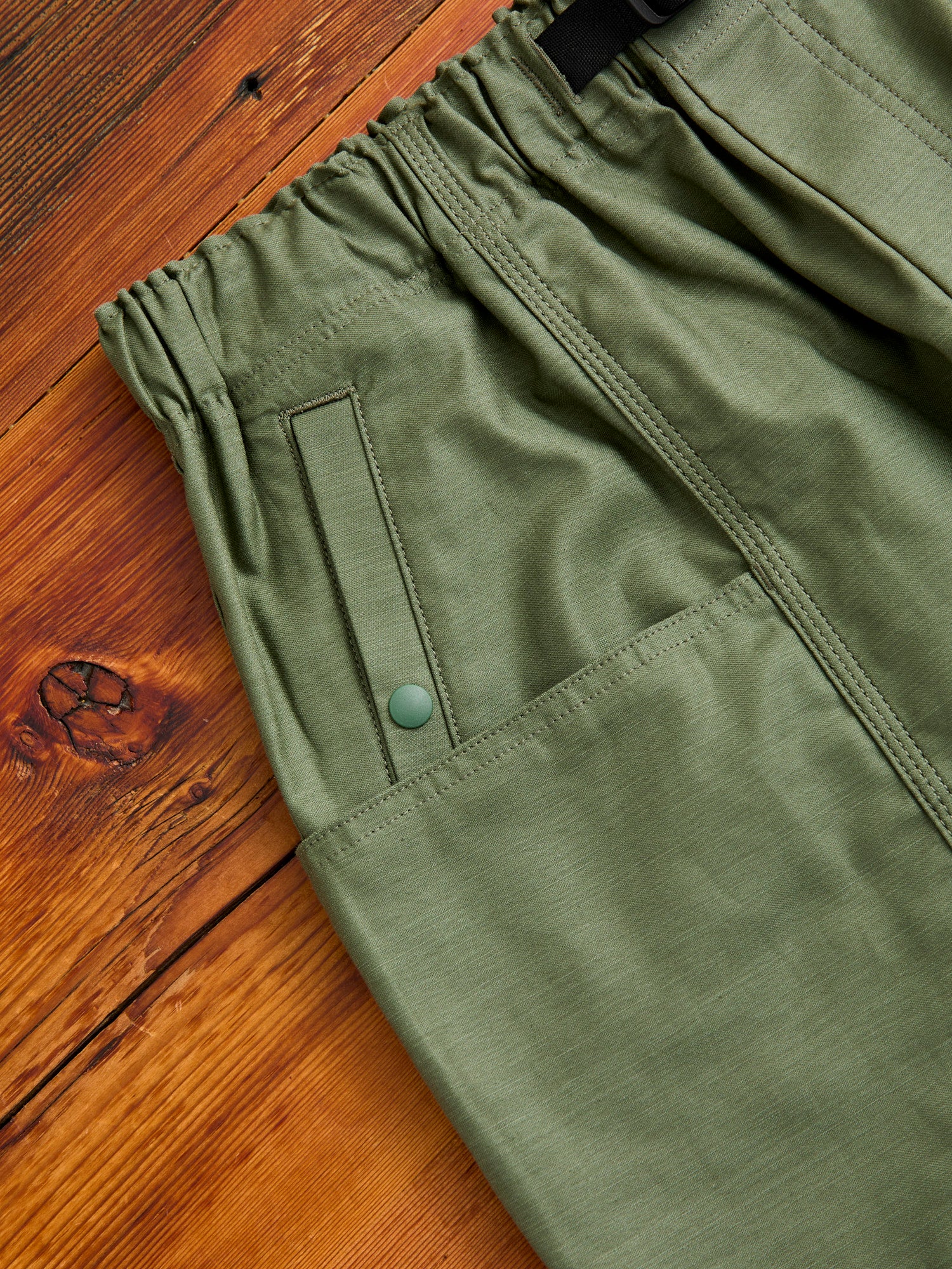 Back Sateen Belted C.S Pant in Olive - Image 4