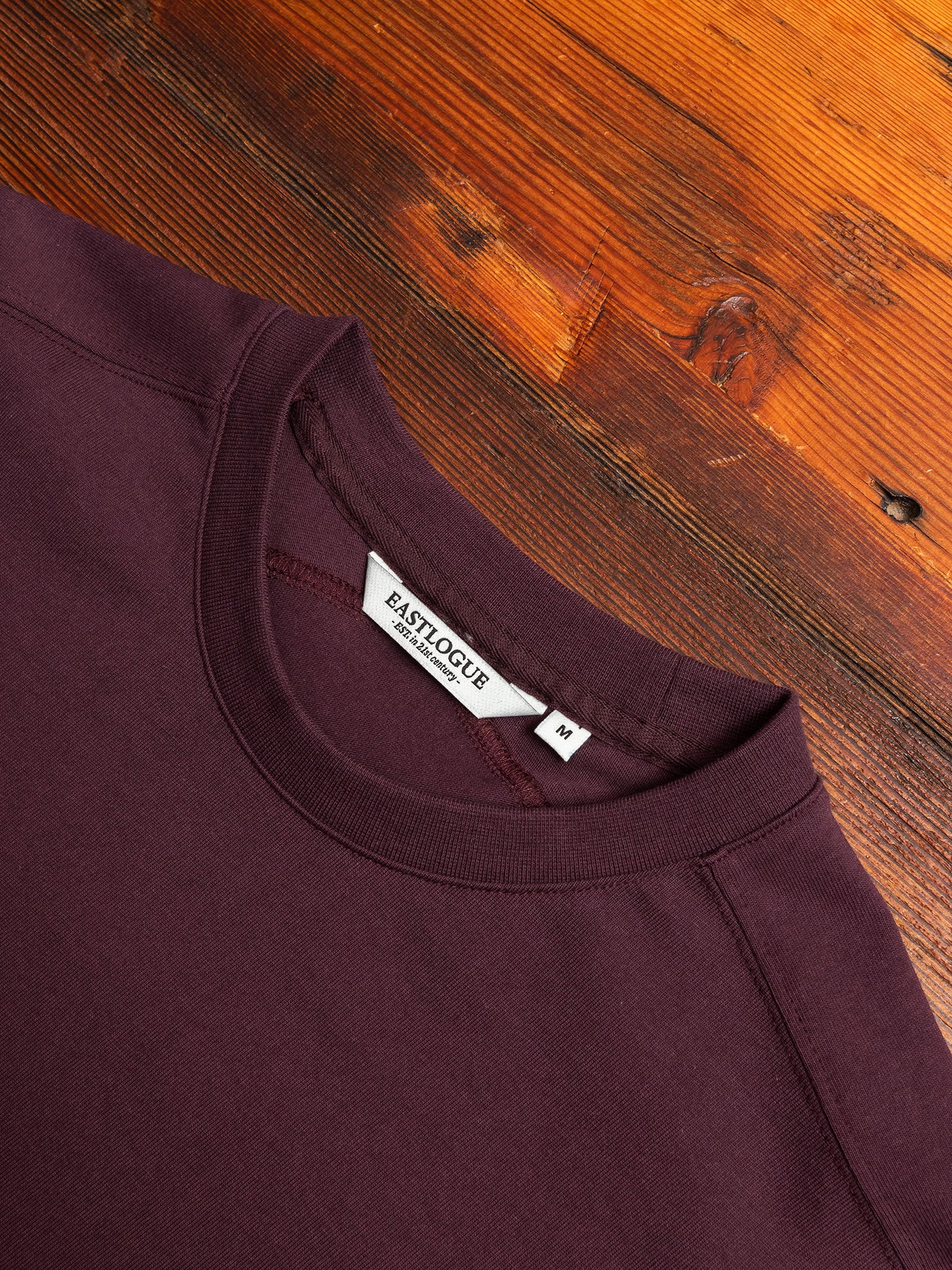 Basic T-Shirt in Dark Purple - Image 3