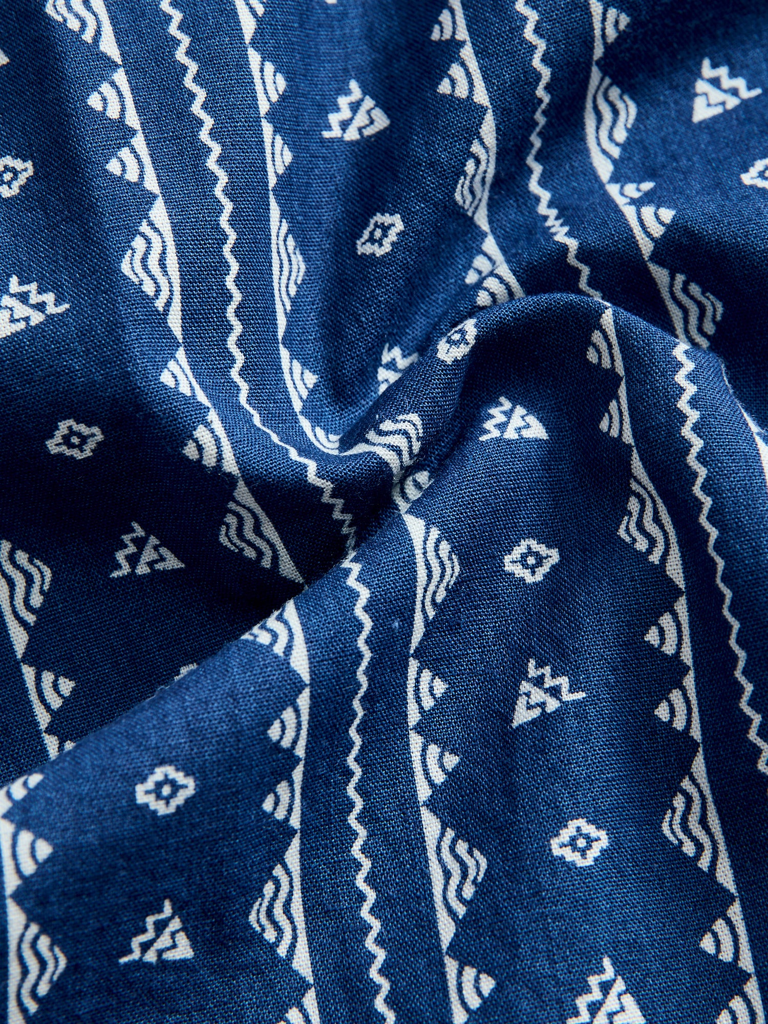 Bassen Hawaiian Shirt in Indigo Geo-Stripe - Image 8