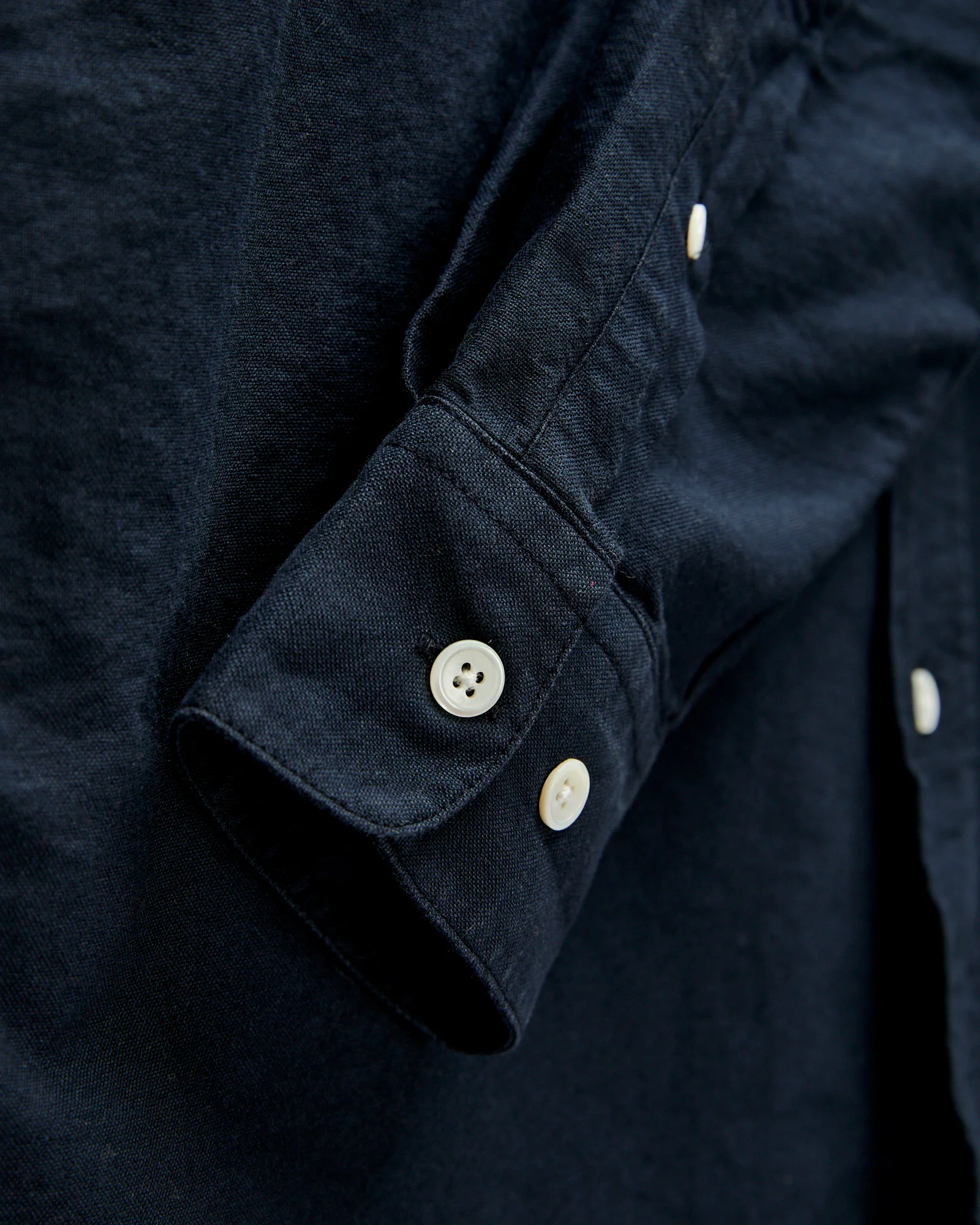 Belavista Button-Up Shirt in Navy - Image 6