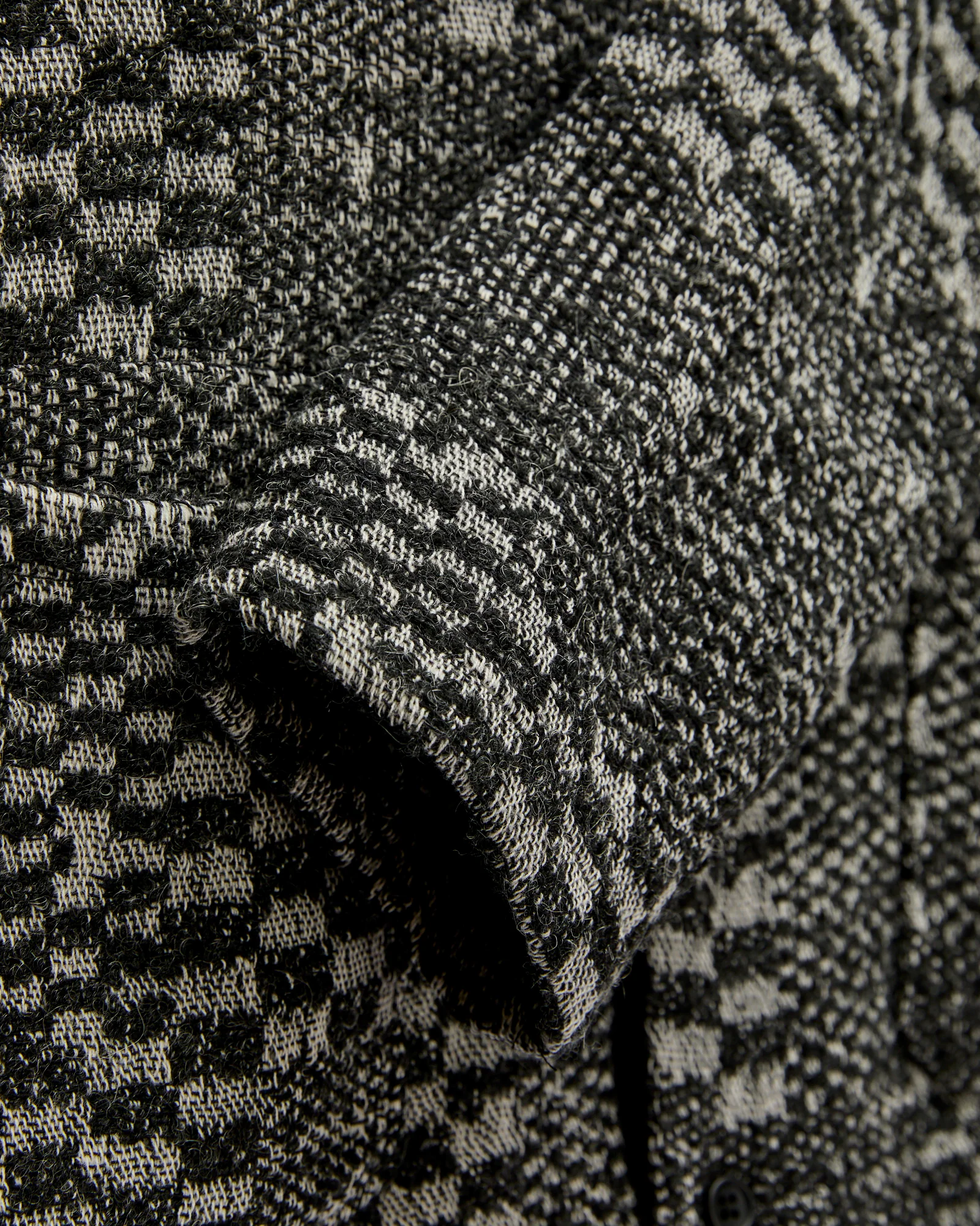Block Pattern Knit Cardigan Sweater in Black White - Image 5