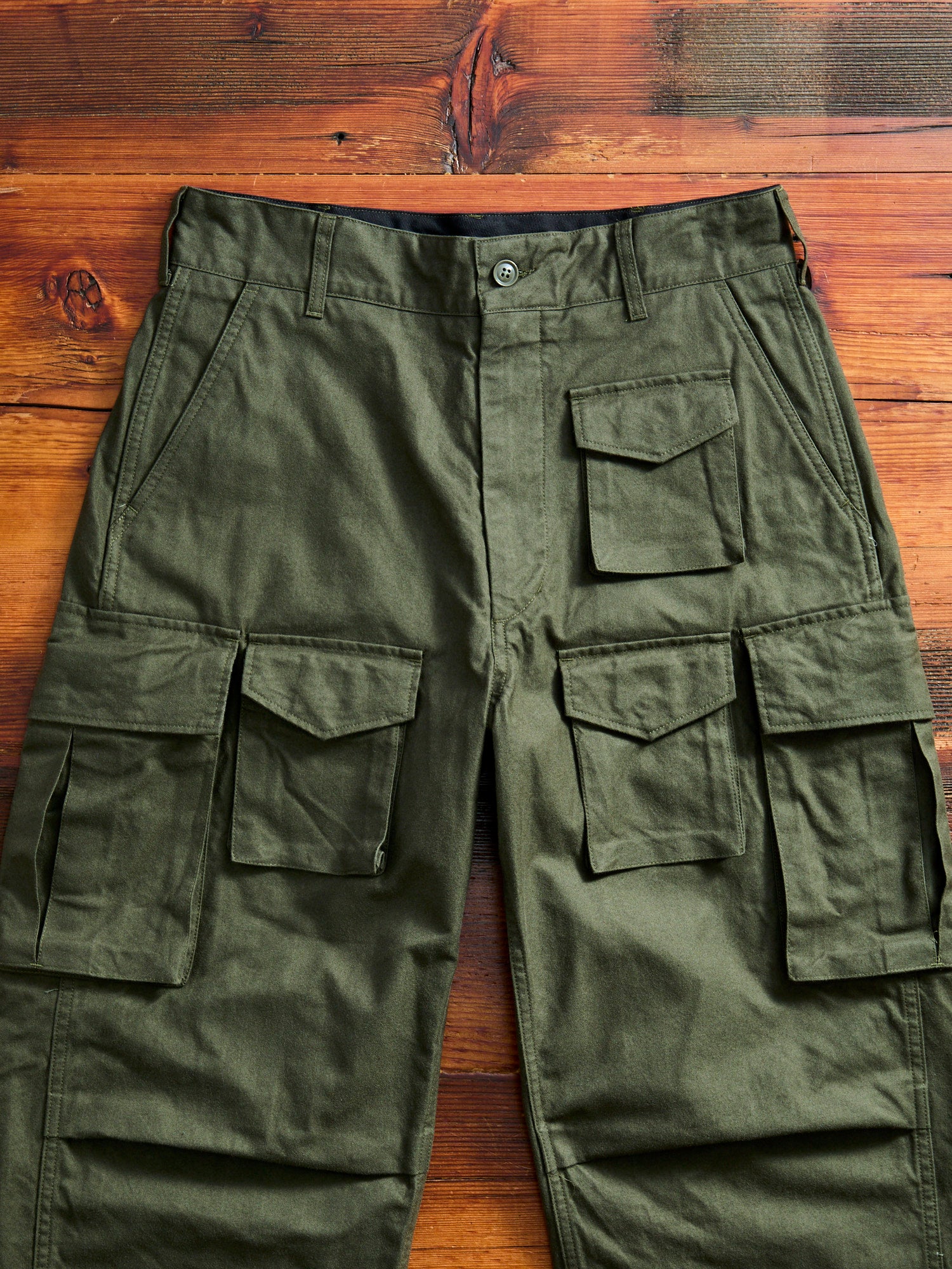 Brushed Herringbone FA Flight Cargo Pants in Olive - Image 4