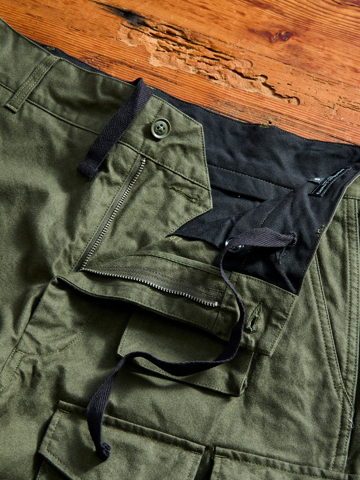 Brushed Herringbone FA Flight Cargo Pants in Olive - Image 9