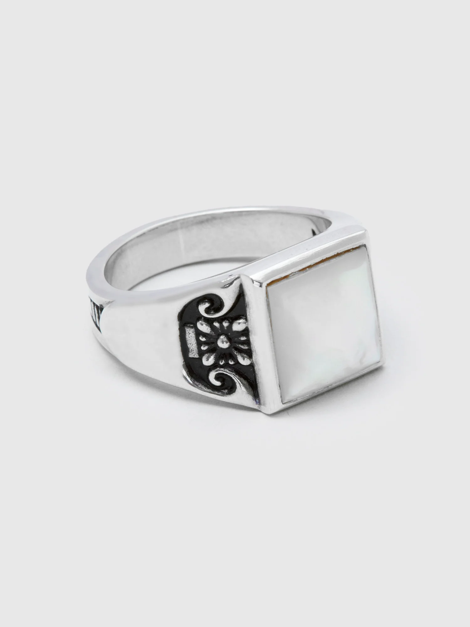 Collegiate Ring in Silver/Mother of Pearl - Image 2