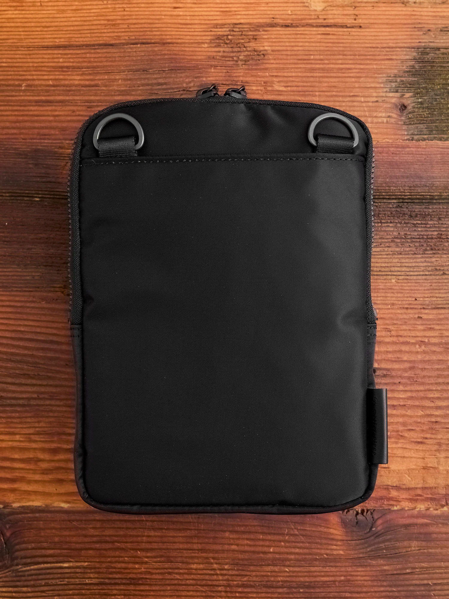 Confi Shoulder Bag in Black - Image 7