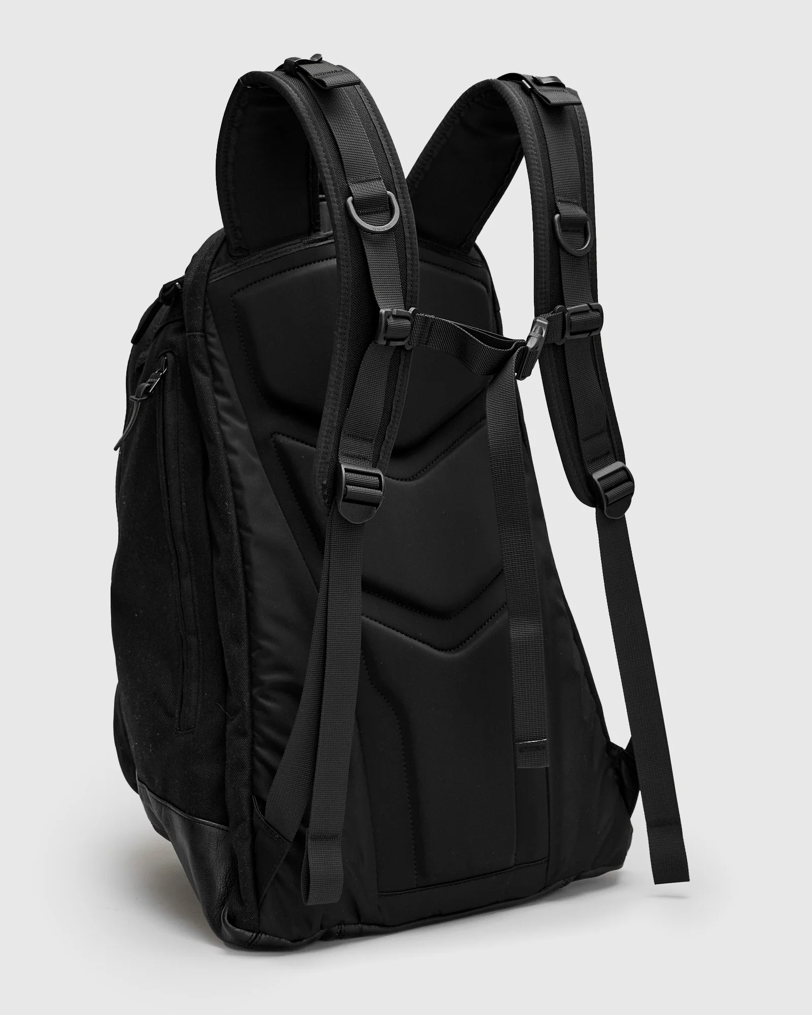 Cordura 22L Backpack in Black - Image 2