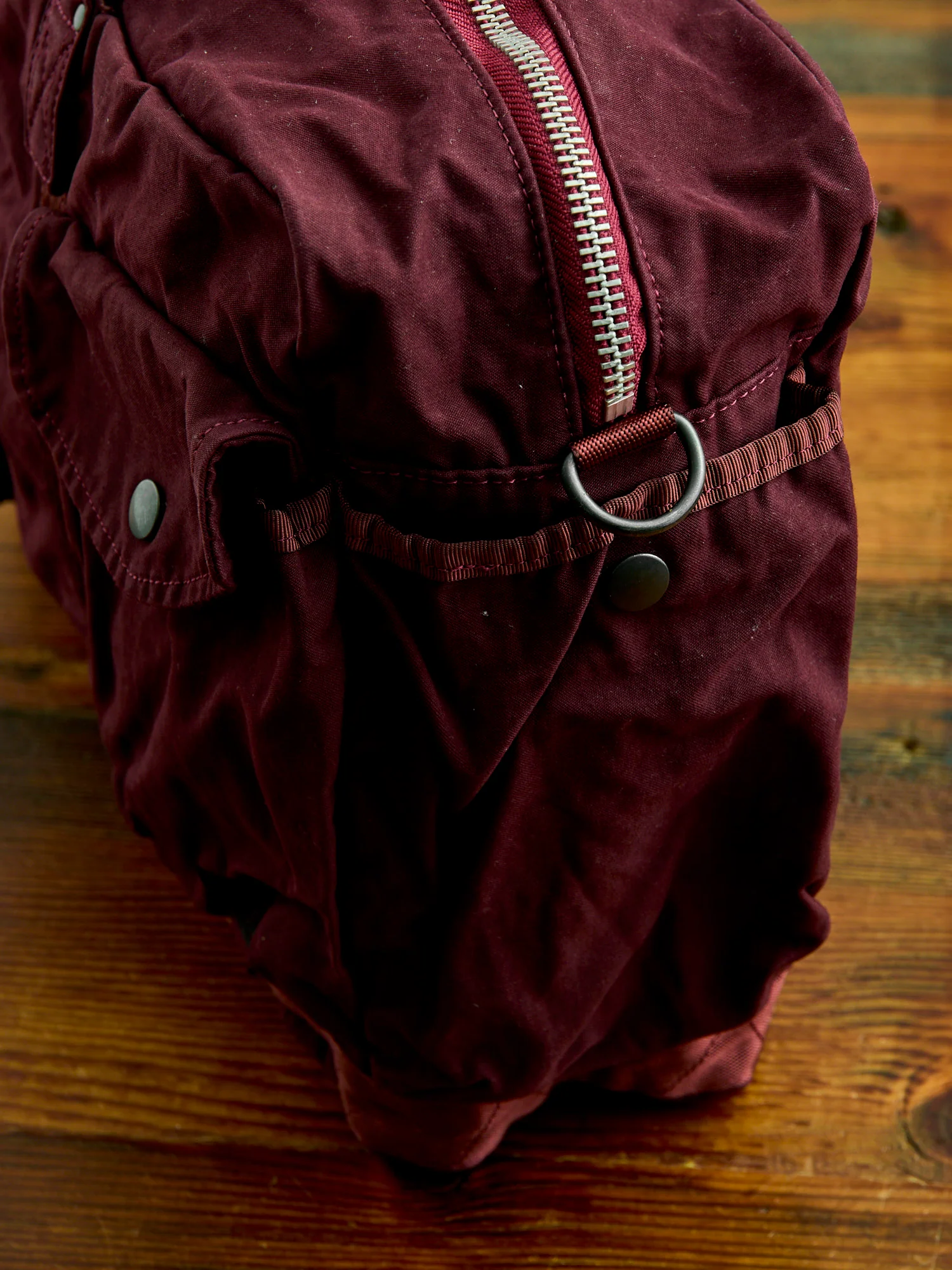 "Crag" 2-Way Boston Bag (S) in Burgundy - Image 9