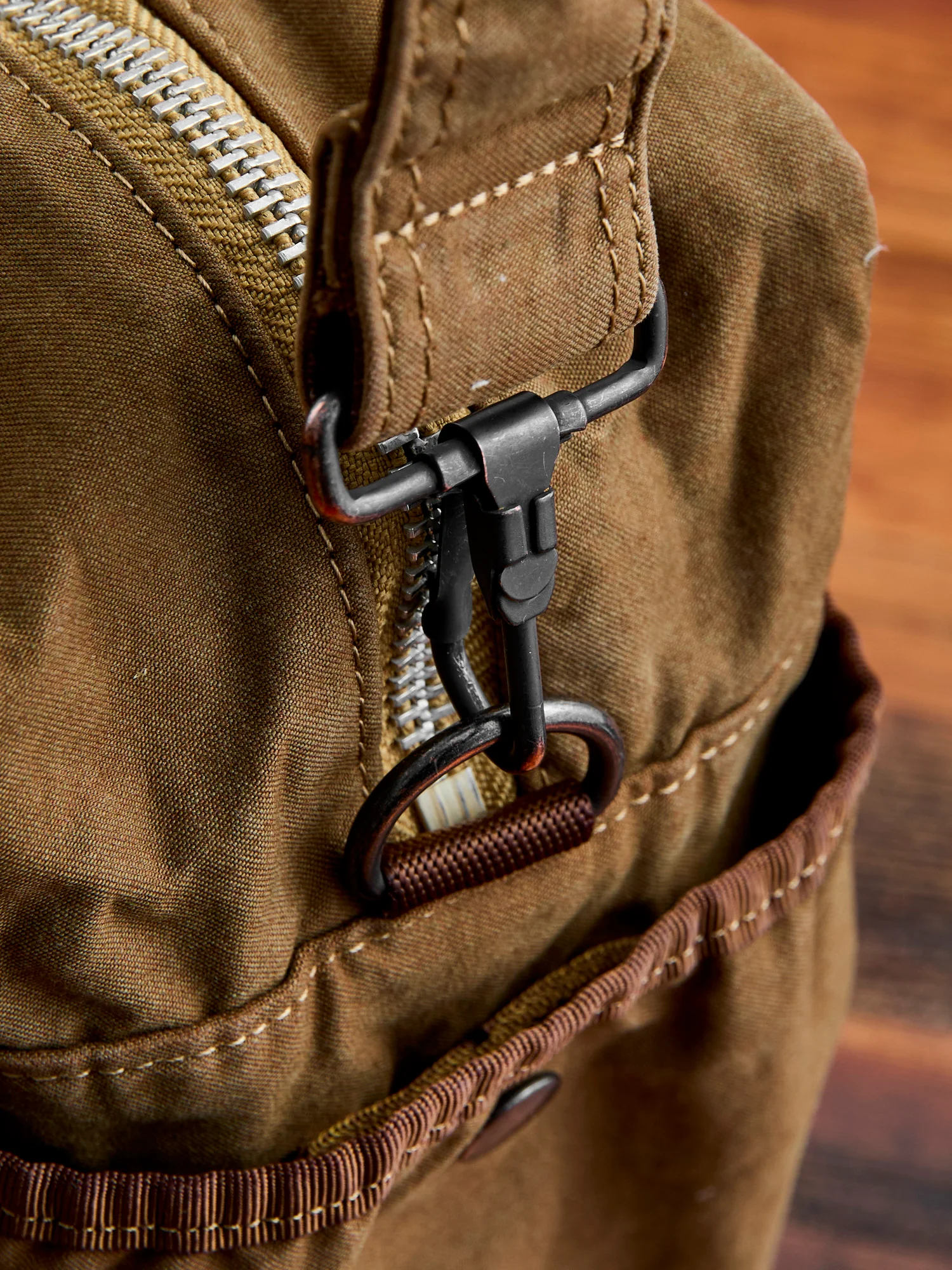 "Crag" 2-Way Boston Bag (S) in Coyote - Image 10