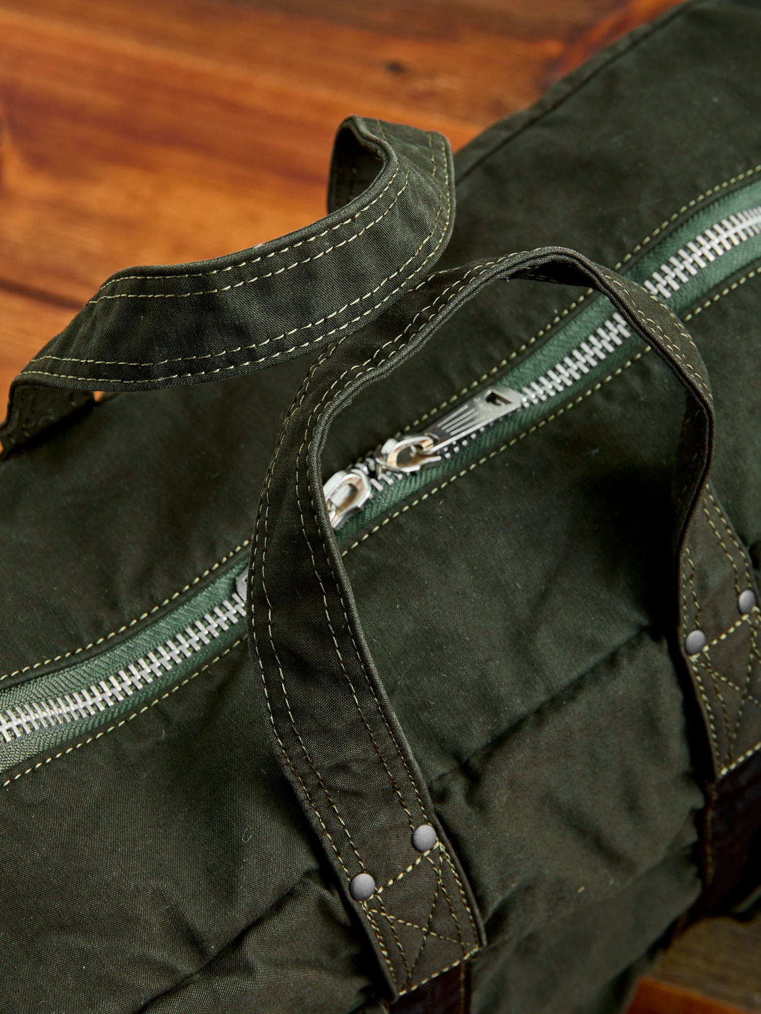 "Crag" 2-Way Boston Bag (S) in Khaki - Image 7