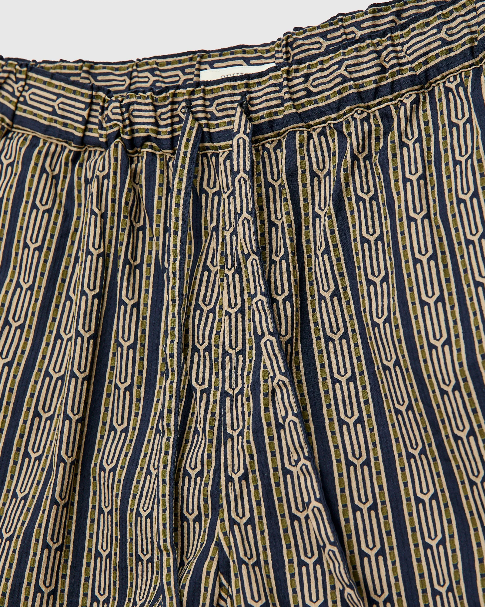 Dobby Easy Shorts in Navy - Image 5