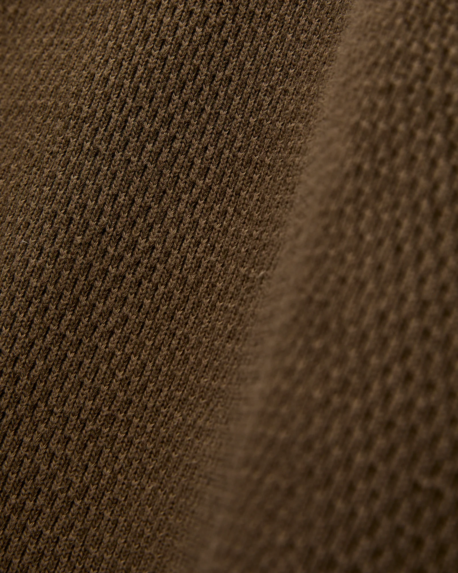 Double Honeycomb Thermal Shirt in Brown - Image 7