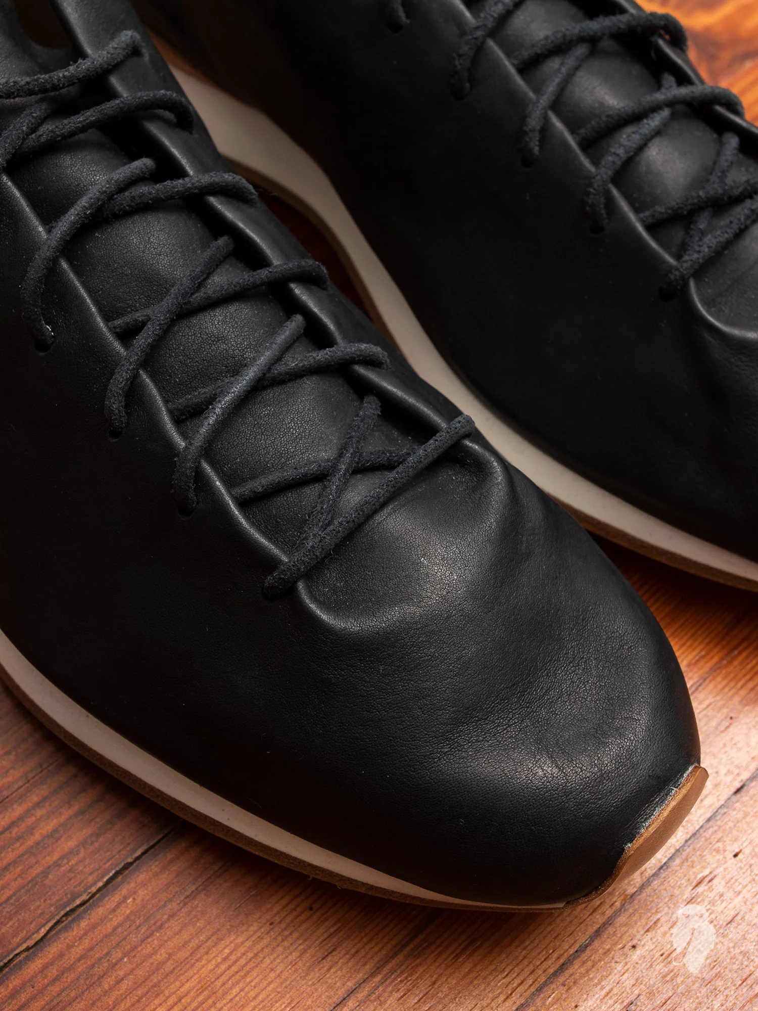 Runner Sneaker in Black - Image 3