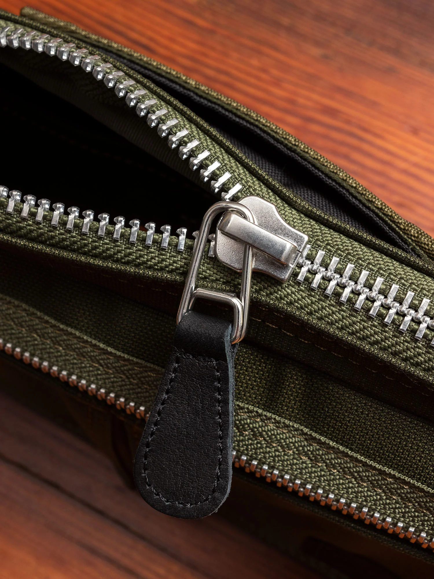 "Flying Ace" Shoulder Bag (S) in Olive Drab - Image 9