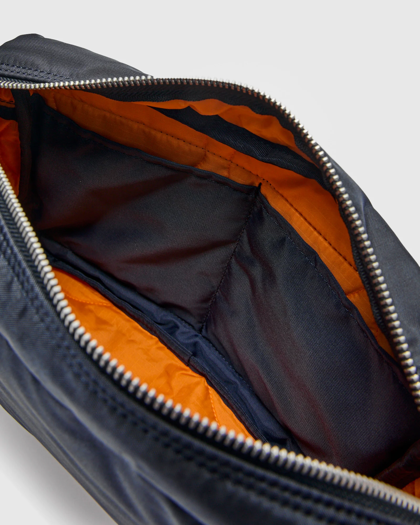 5457 "Force" Shoulder Bag in Navy - Image 11