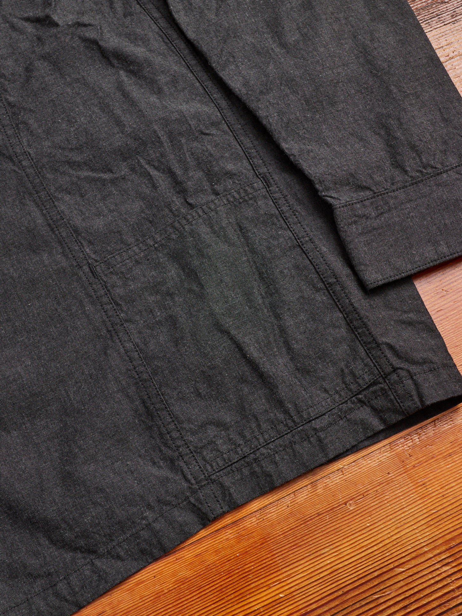 Gardener Half Overshirt in Black Chambray - Image 10