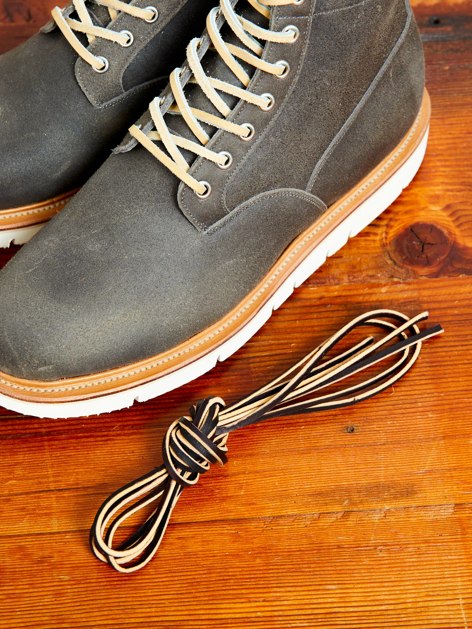 Glacier Boot 2030 in Waxed Anthracite - Image 12