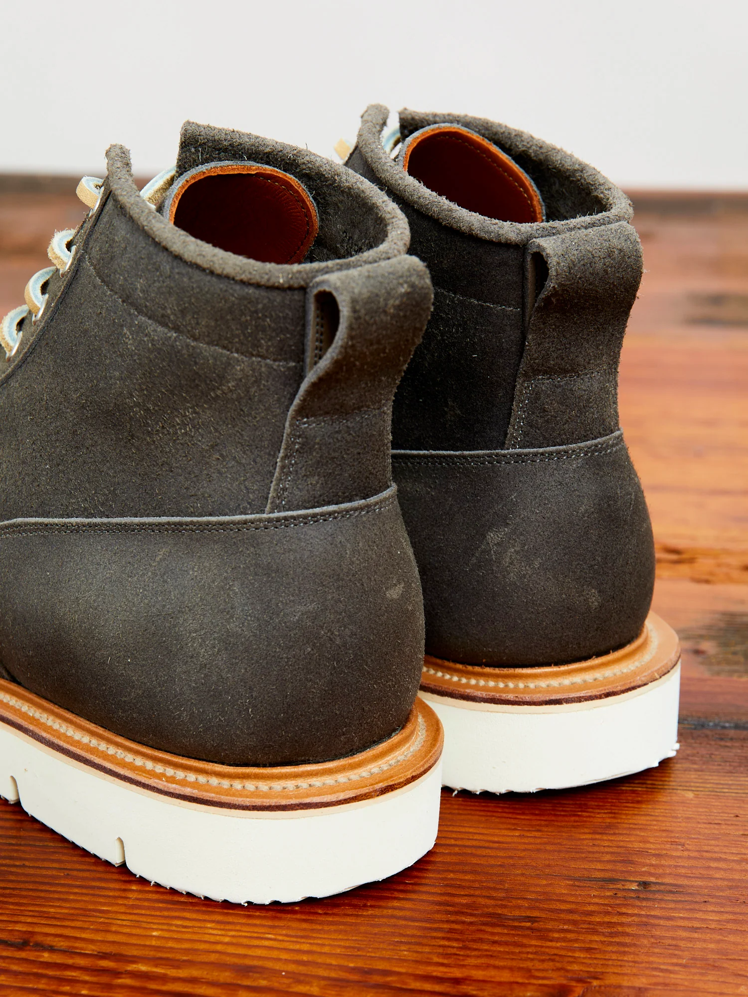 Glacier Boot 2030 in Waxed Anthracite - Image 8
