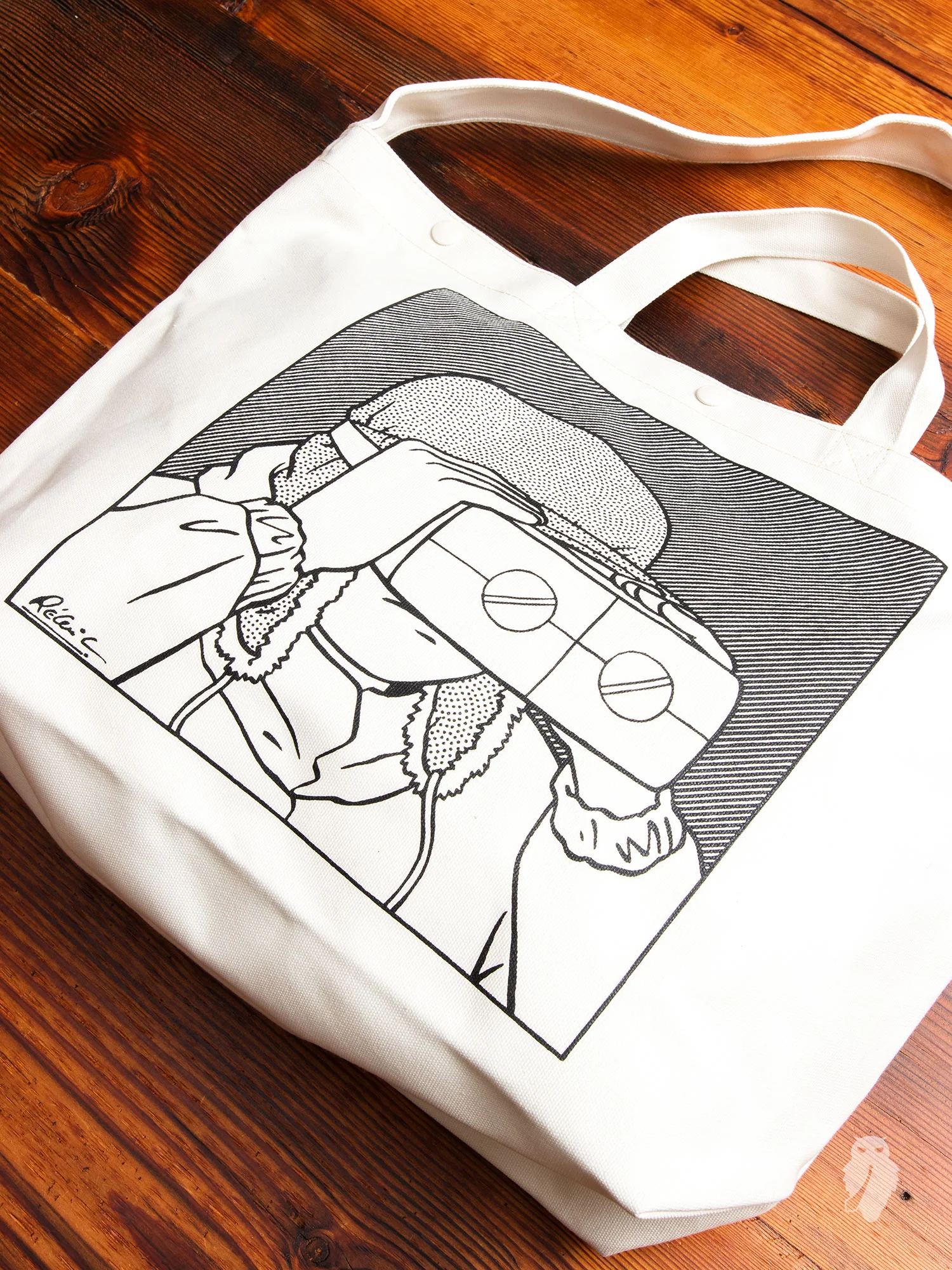 Graphique Tote Bag in Scope - Image 4