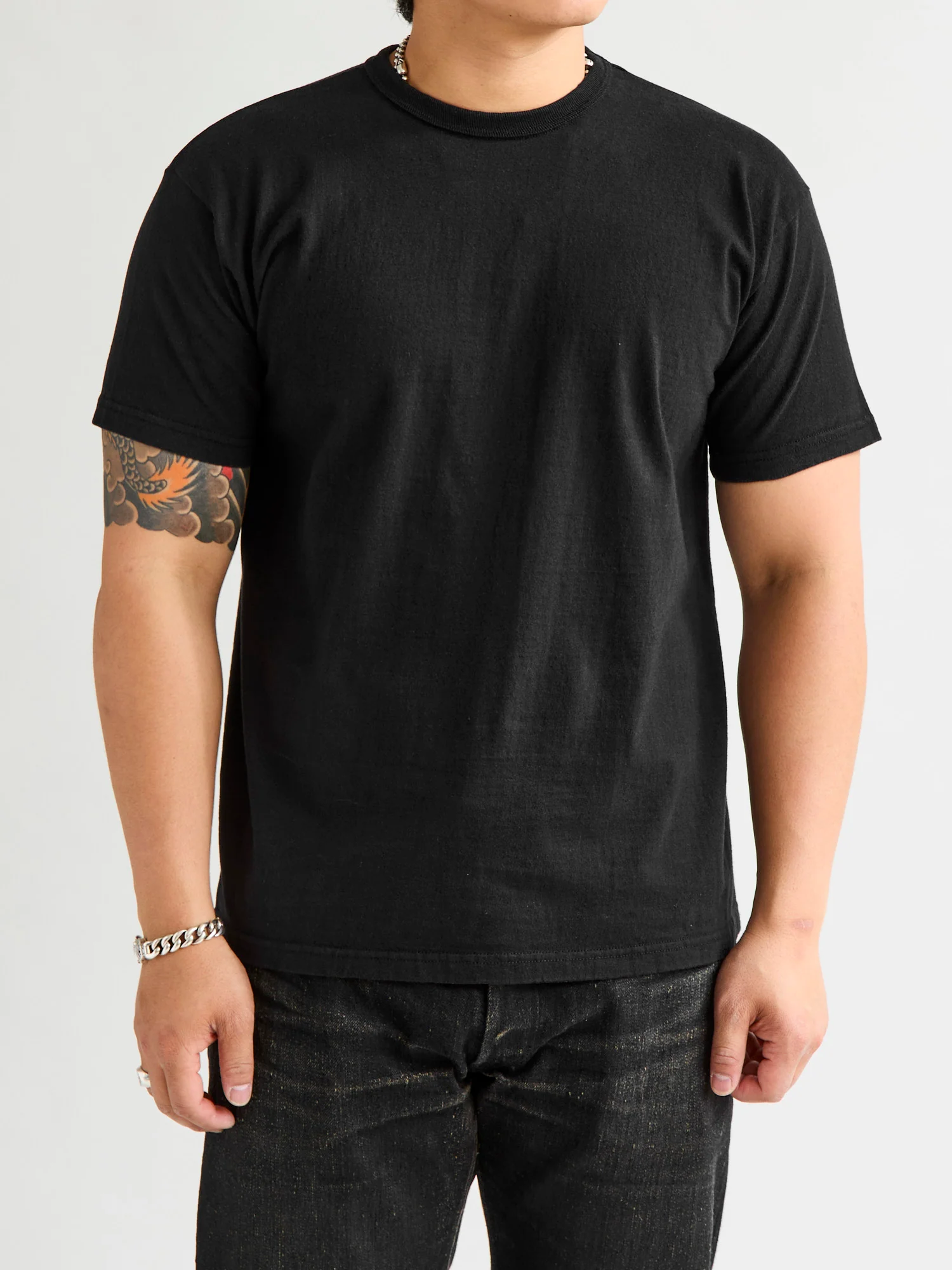 Heavyweight T-Shirt in Black - Image 2