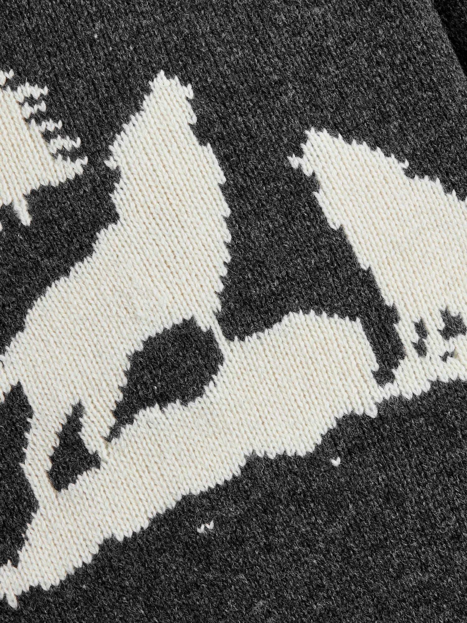 Intarsia 3-Gauge Crewneck Sweater in Charcoal - Image 5