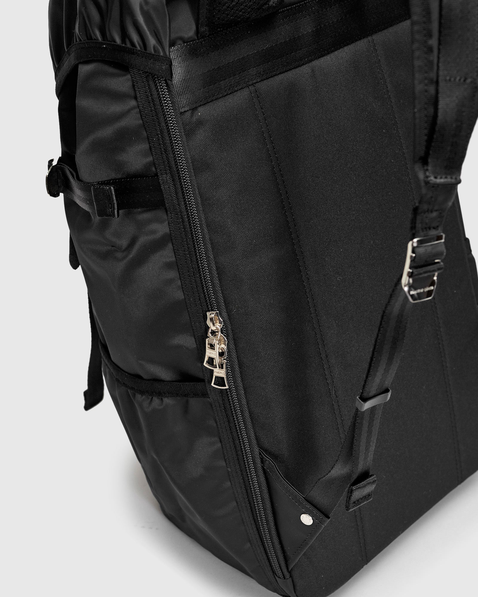 Lightning V2 Backpack in Black - Image 10