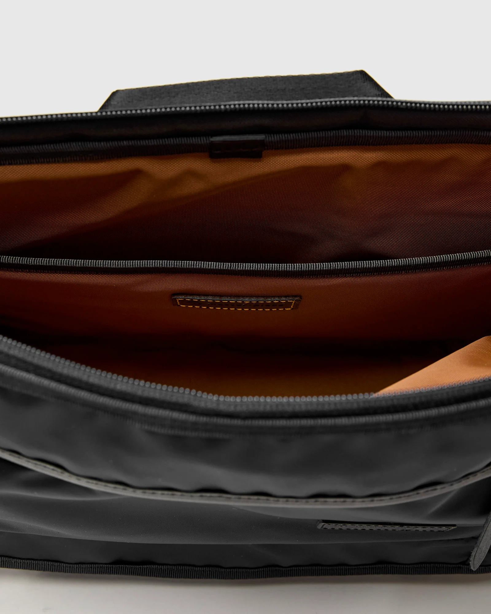 Lightning V2 Messenger Bag in Black - Image 7