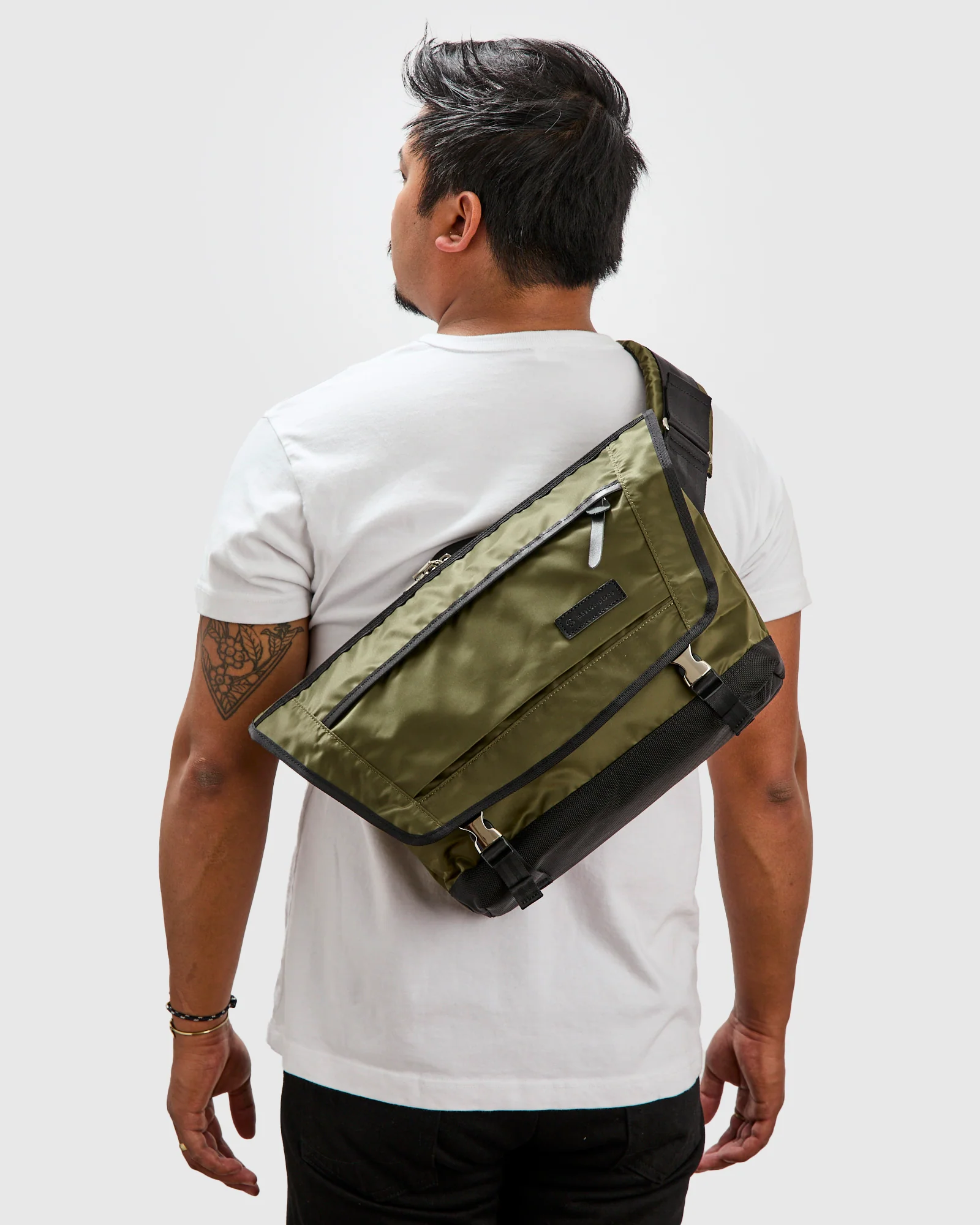 Lightning V2 Messenger Bag in Khaki - Image 2