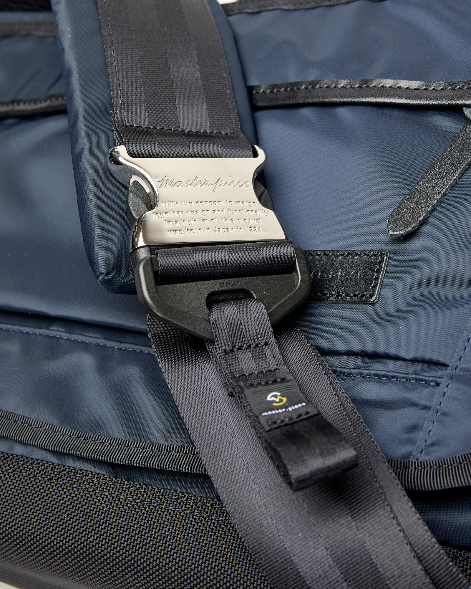 Lightning V2 Messenger Bag in Navy - Image 4