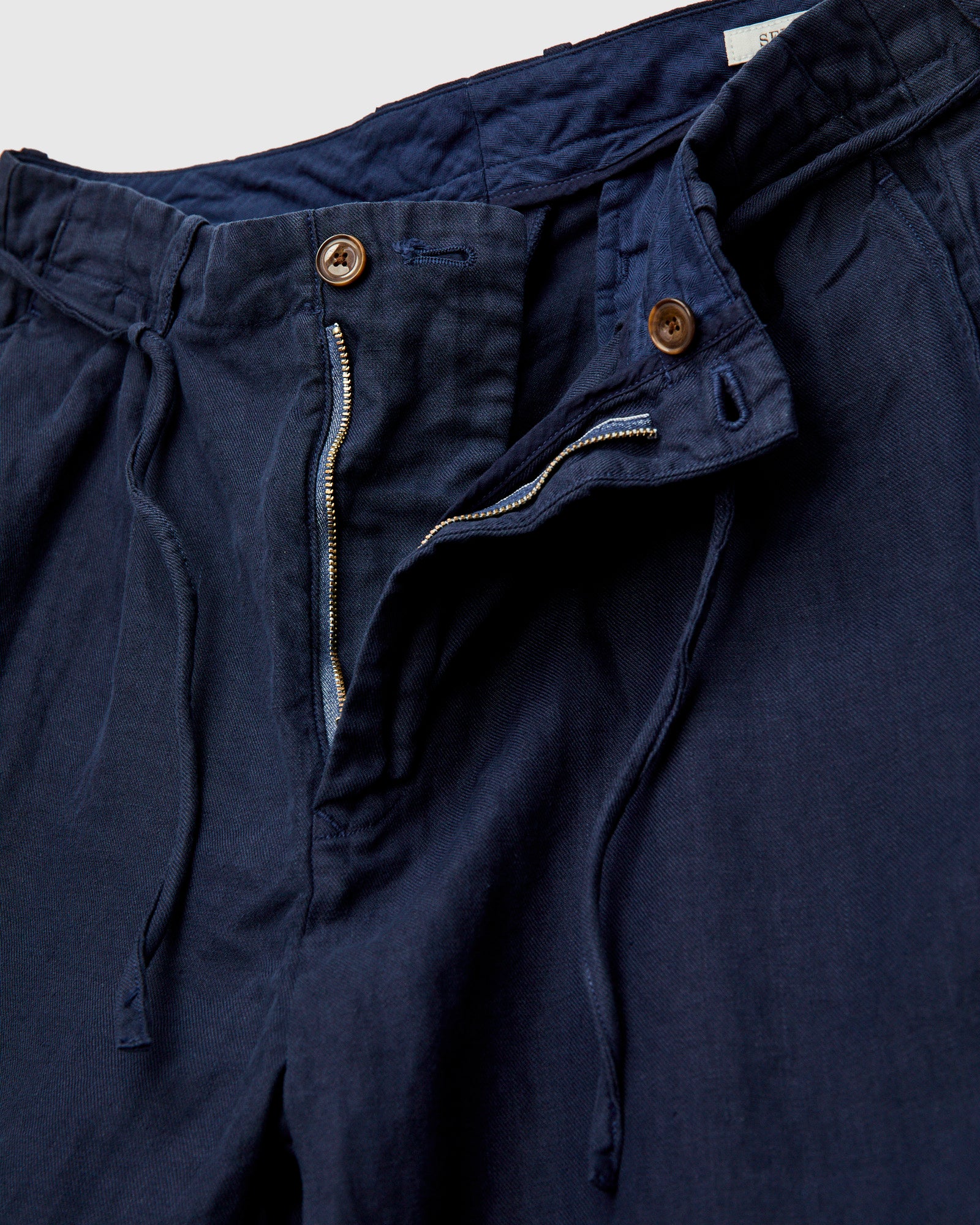 Linen 2Tuck Tapered Pants in Navy - Image 7