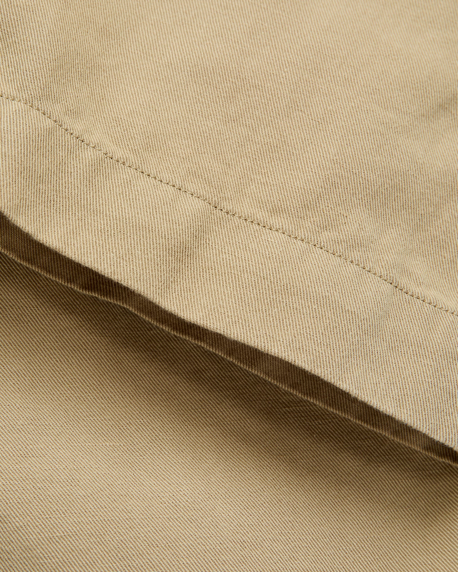 Linen Pleated Chino in Camp Khaki - Image 9