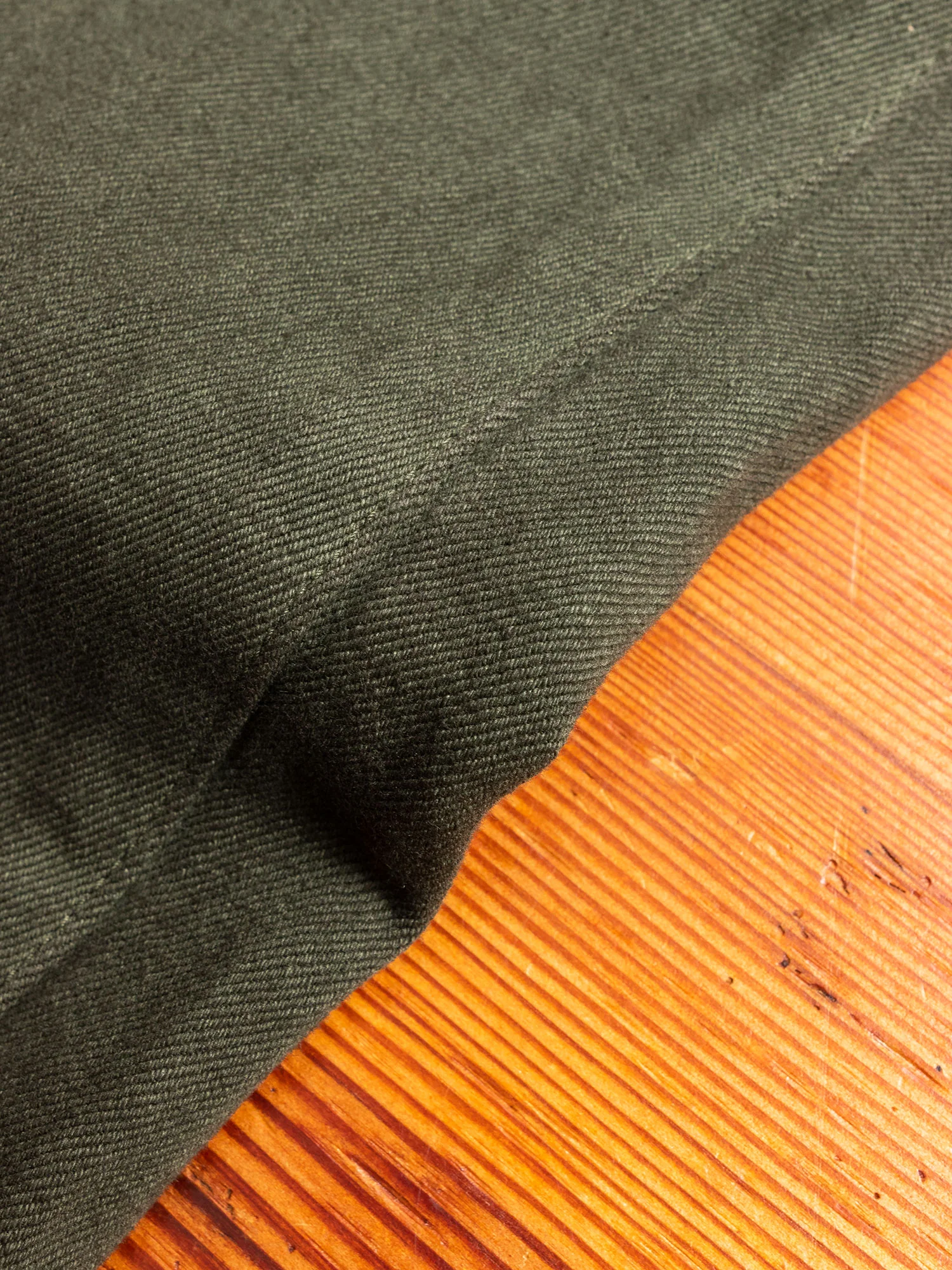 Linen Tapered Pants in Khaki - Image 6