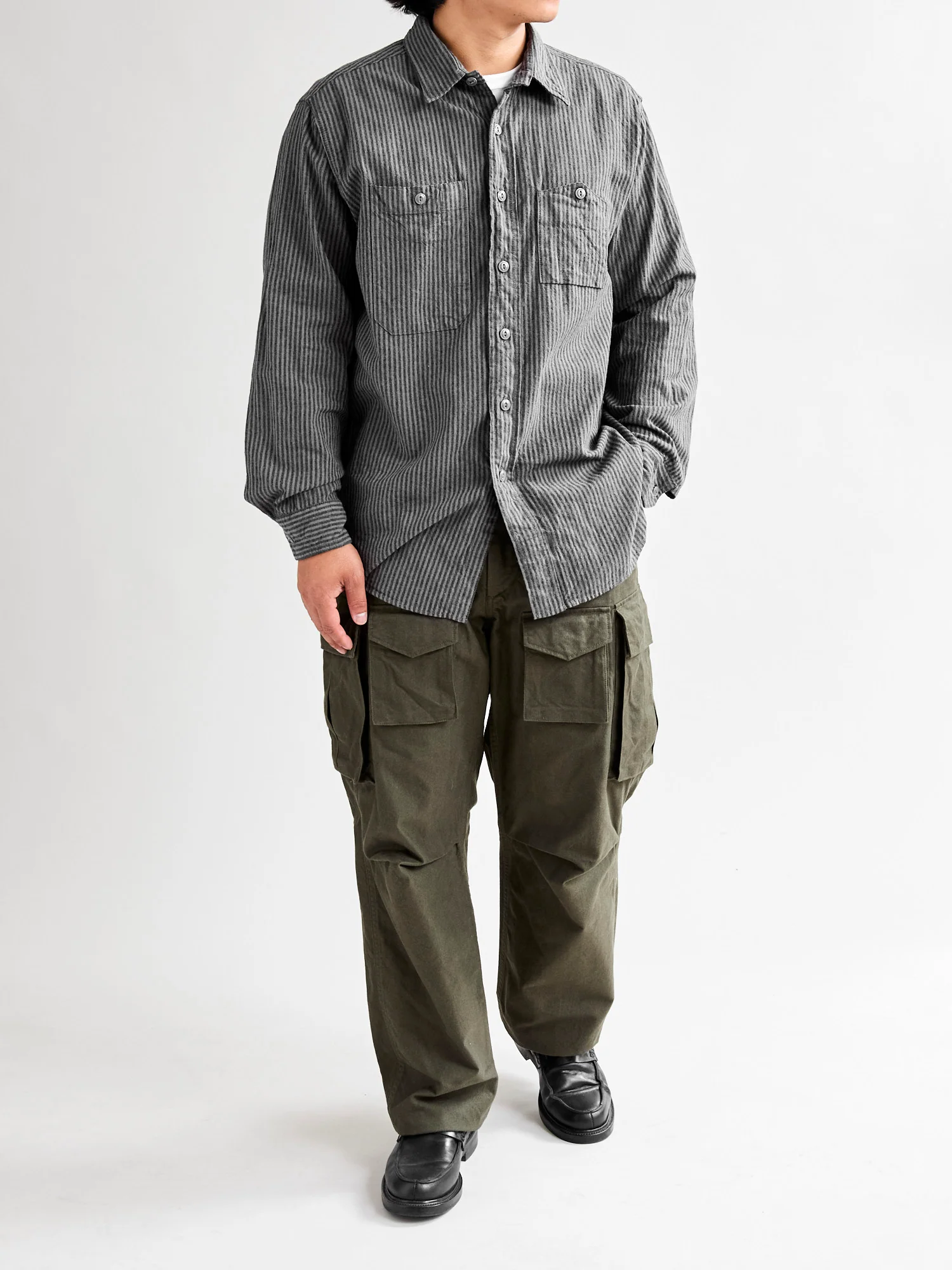 Linen Work Shirt in Charcoal Grey - Image 11