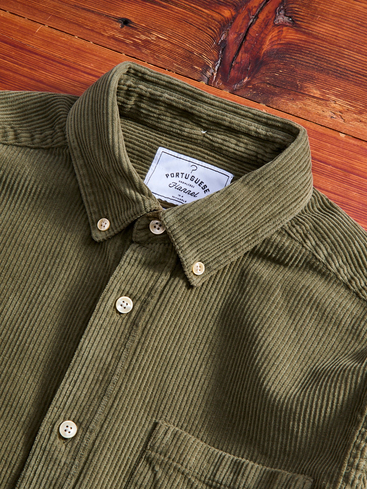 Lobo Button-Up Shirt in Olive - Image 3