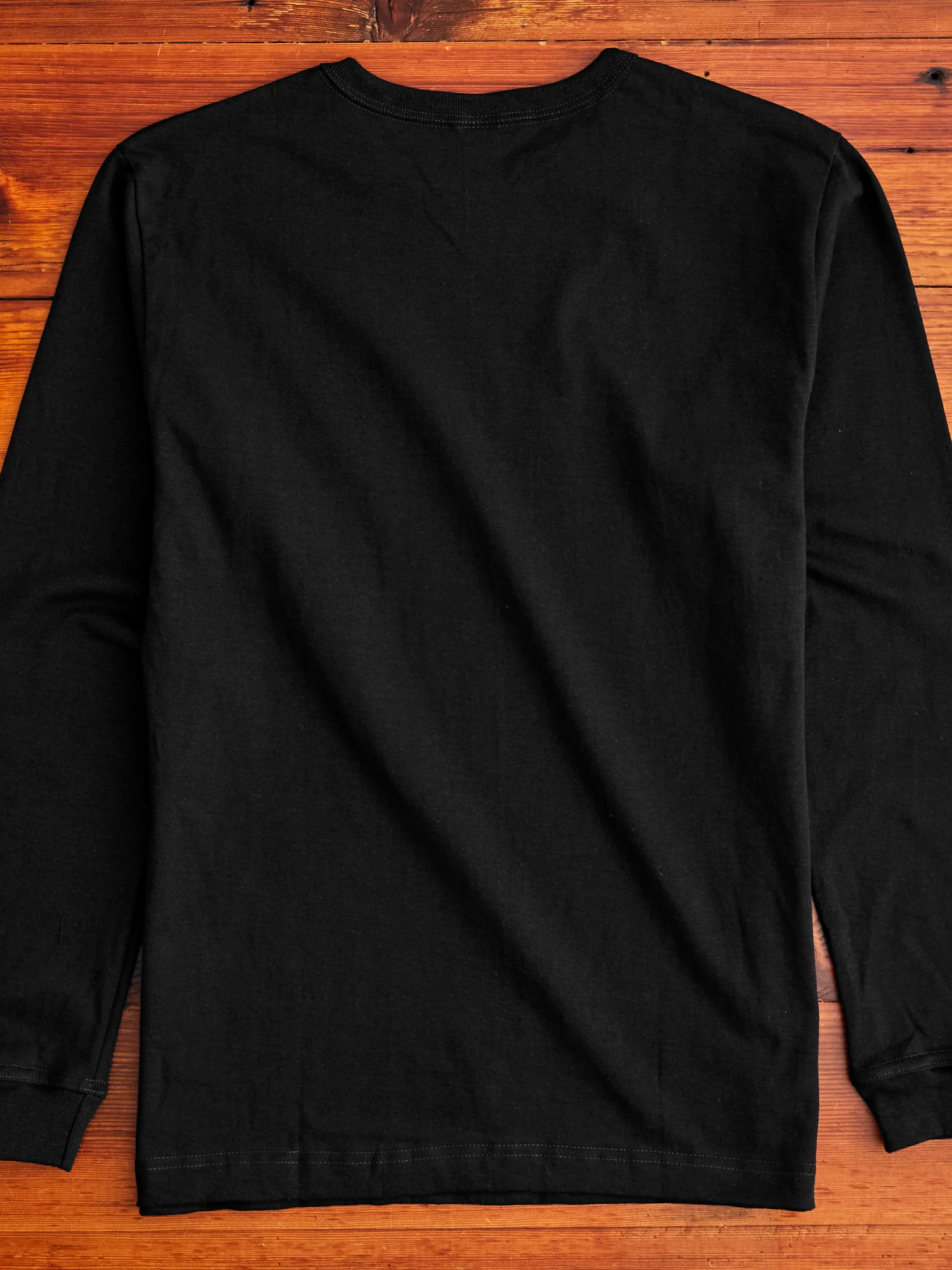 Long Sleeve Pocket T-Shirt in Black - Image 7