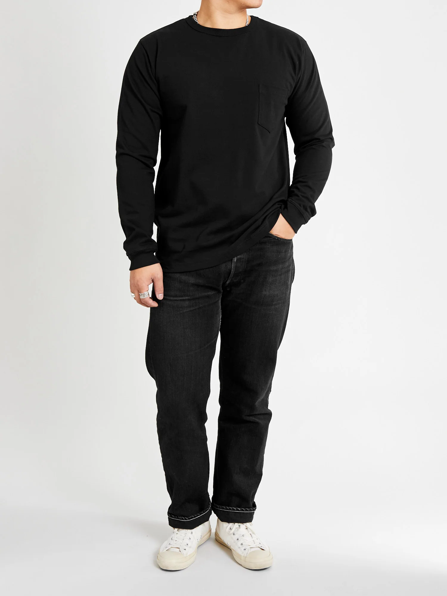 Long Sleeve Pocket T-Shirt in Black - Image 8