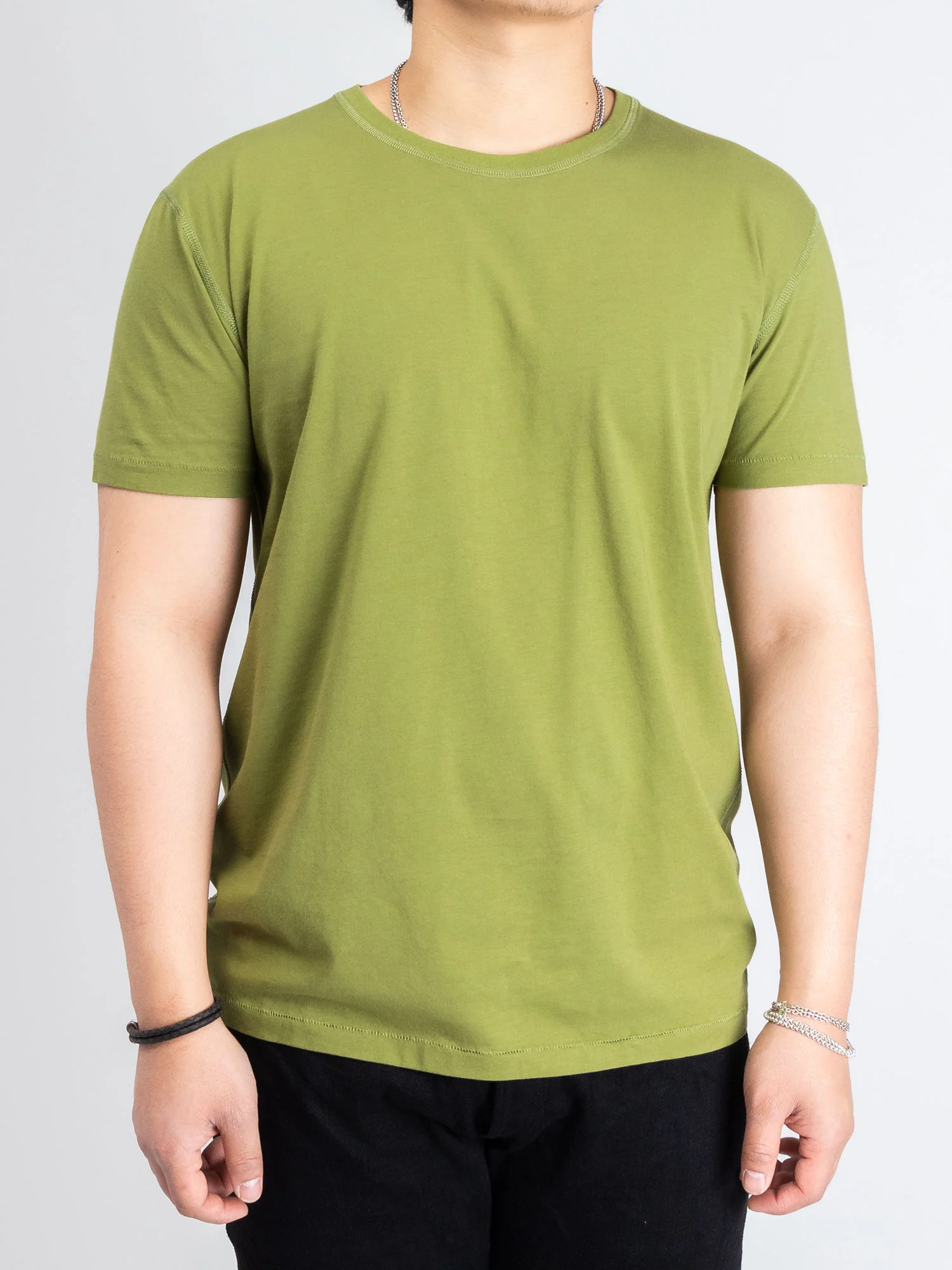 Malick T-Shirt in Green - Image 2