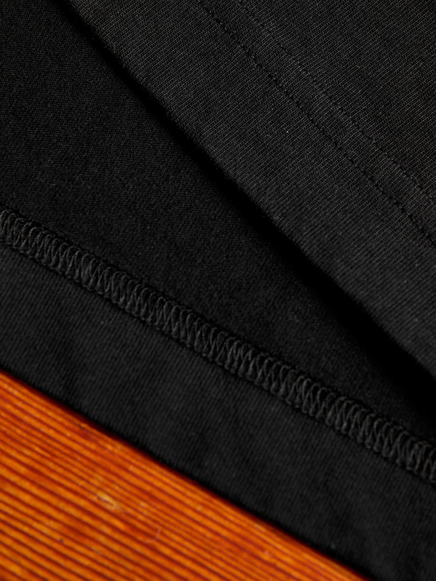 Midweight Jersey Longsleeve T-Shirt in Black - Image 5
