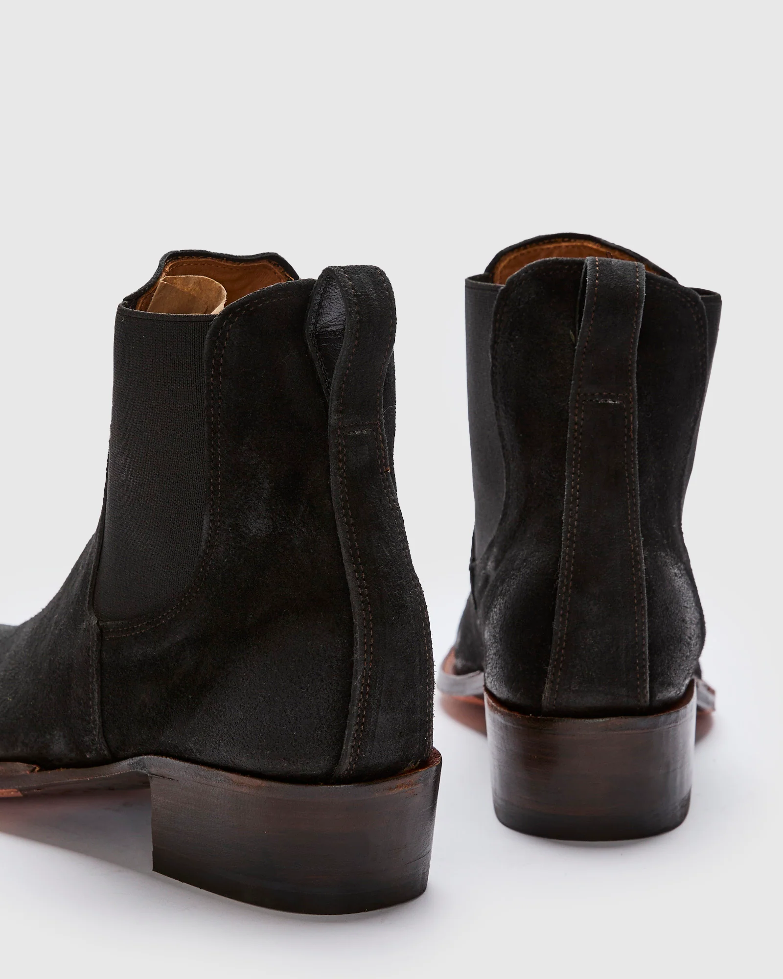 Plainview Chelsea Boot in Black Roughout - Image 5
