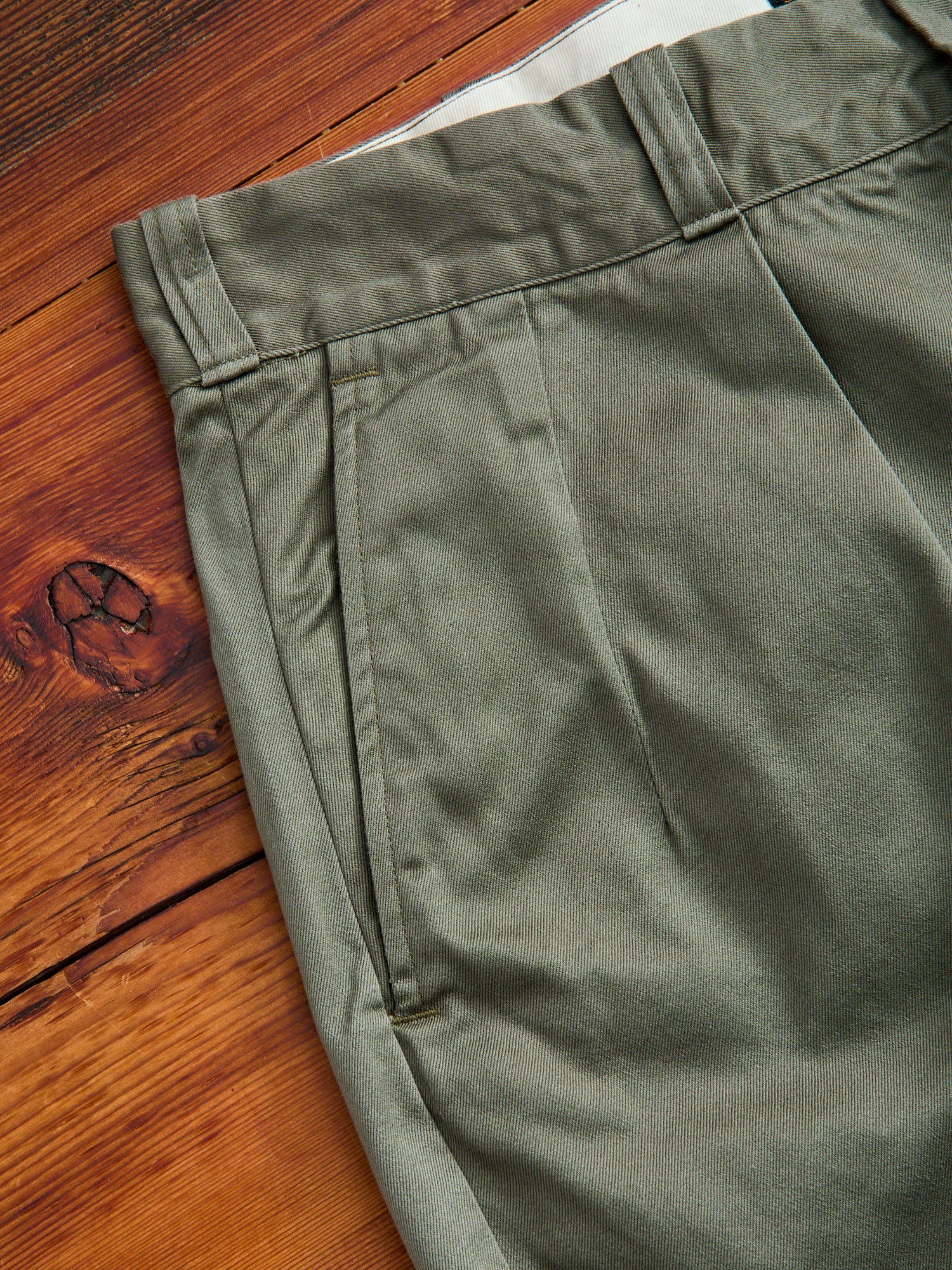 Pleated Military Chino Shorts in Olive - Image 3