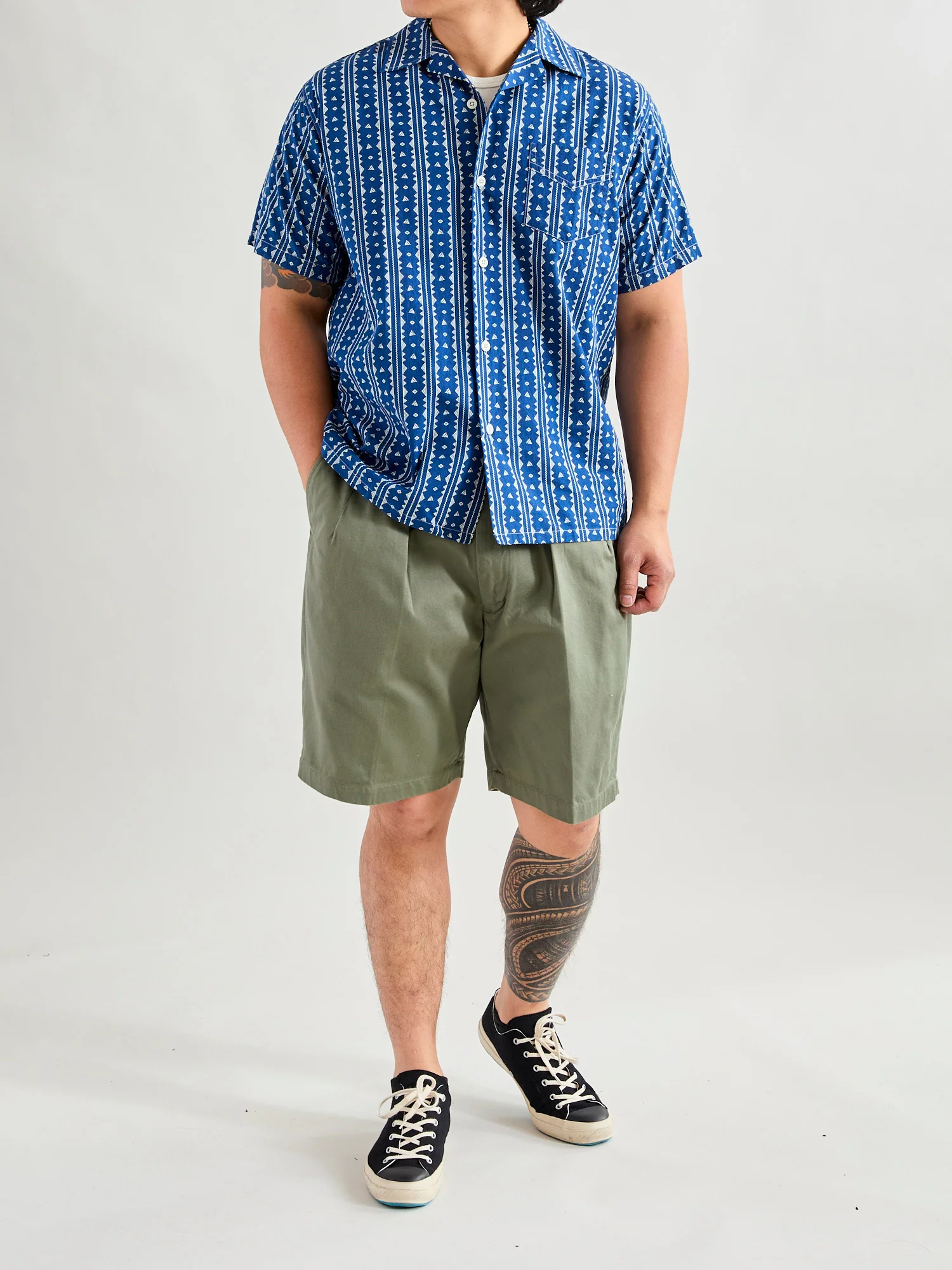 Pleated Military Chino Shorts in Olive - Image 9