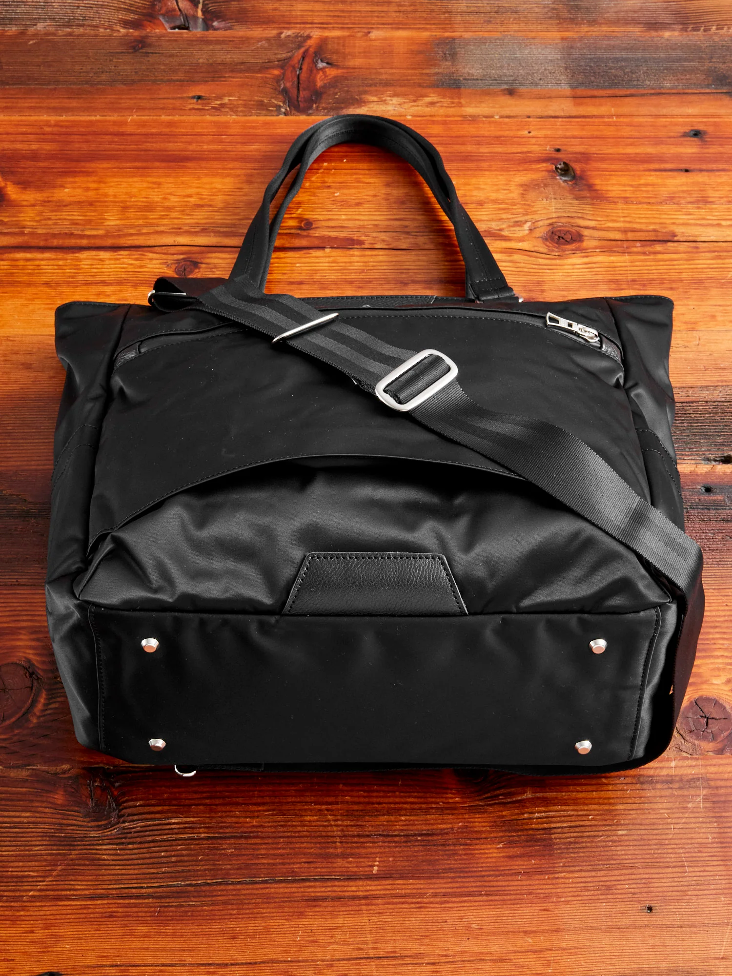 Progress 2way Tote Bag in Black - Image 4